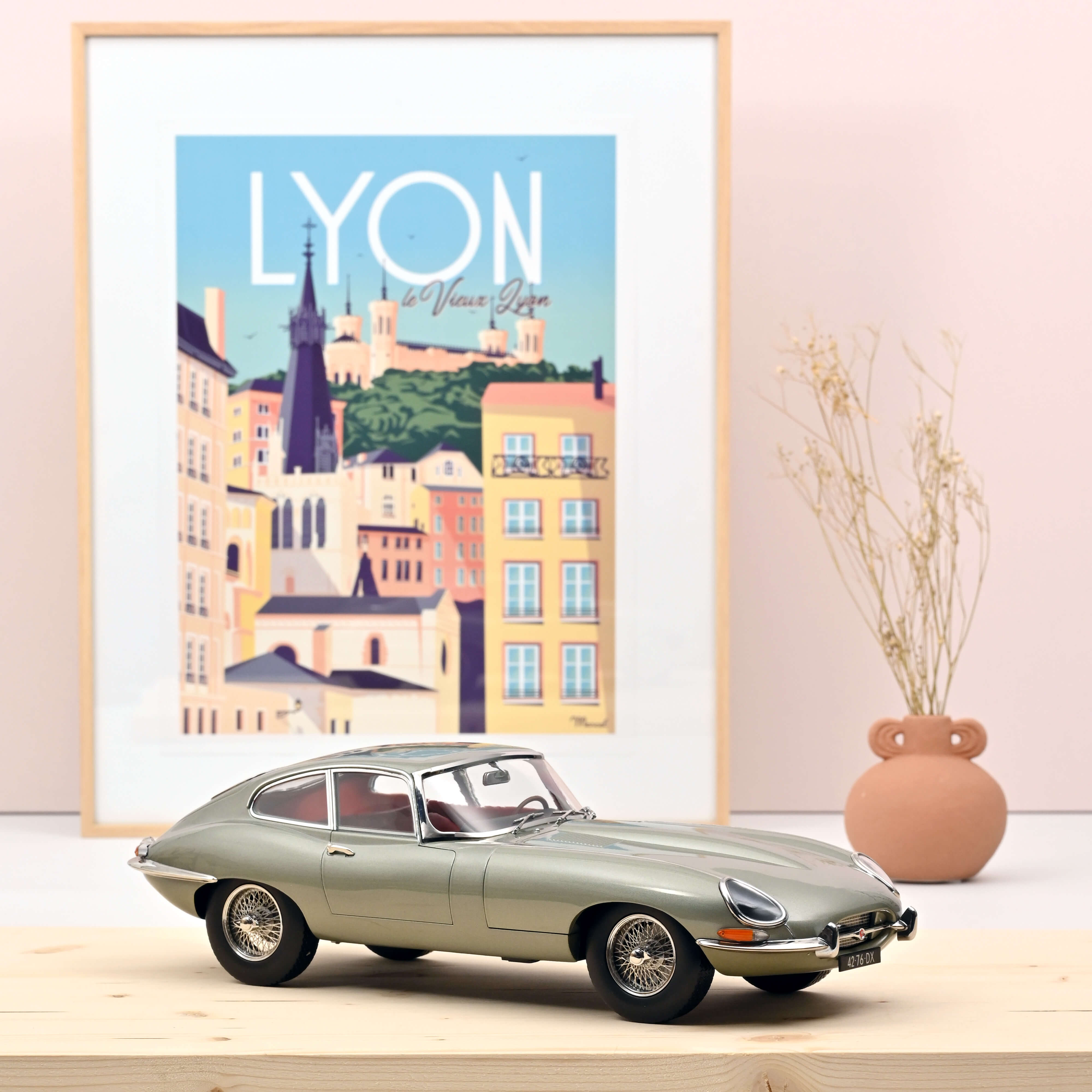 norev-jaguar-e-type-coup-1964-grigio-metallizzato-1-12-modellino-auto-d-epoca image 1