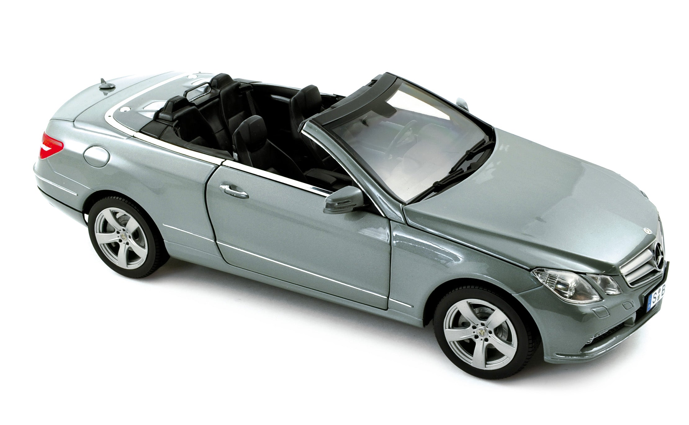 norev-mercedes-benz-e500-cabriolet-2010-argent-palladium-1-18 image 1
