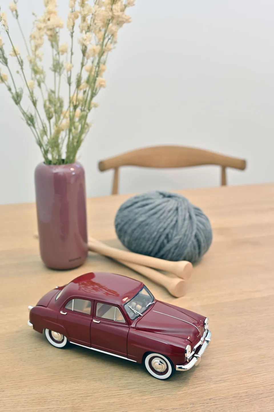 norev-simca-9-aronde-1953-modellino-auto-1-18-rosso-amaranto image 1