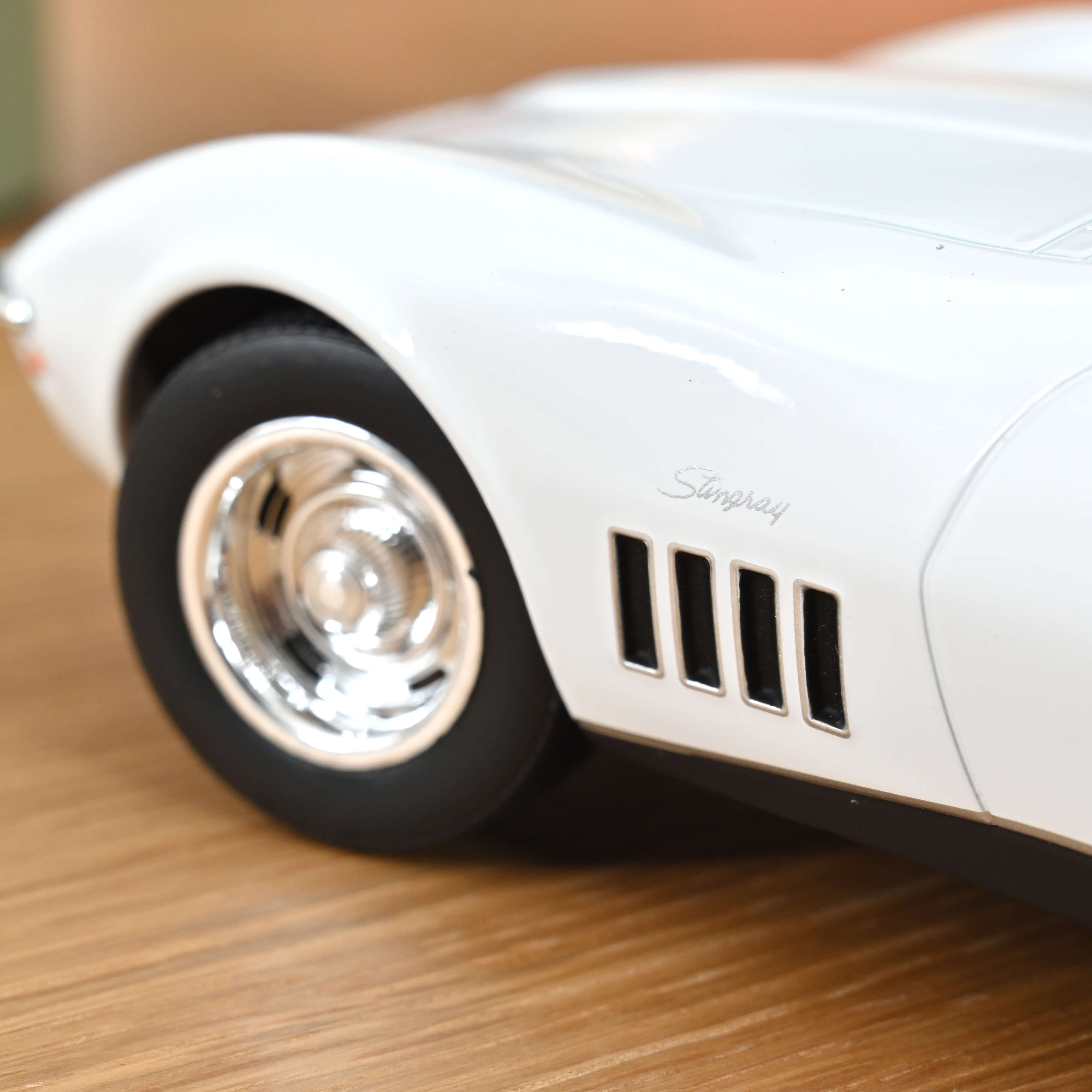 norev-chevrolet-corvette-c3-cabriolet-1969-can-am-bianco-1-18-modellino-stingray image 5
