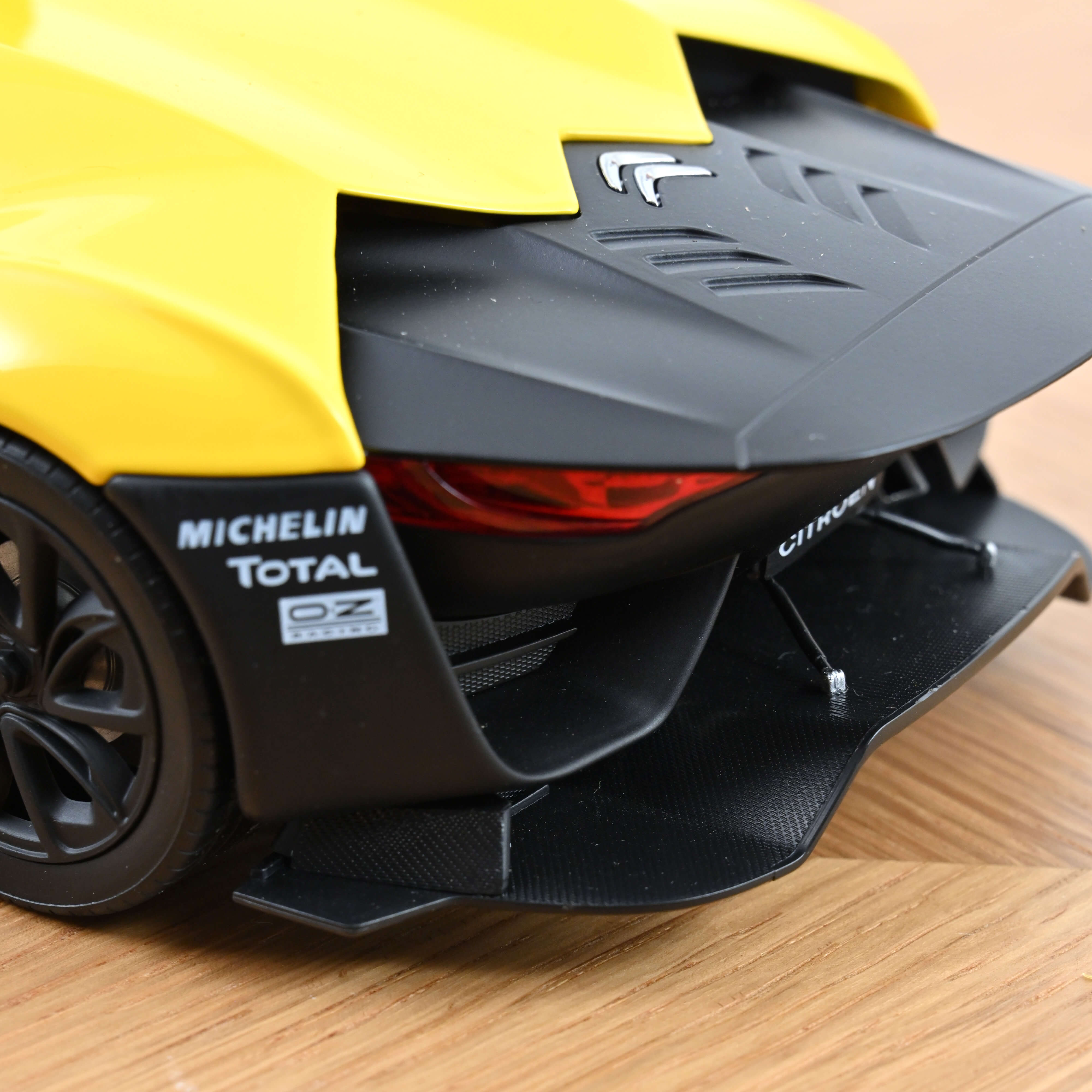 norev-gt-by-citro-n-concept-car-2008-1-18-gialla-e-nera-edizione-200-pz image 6