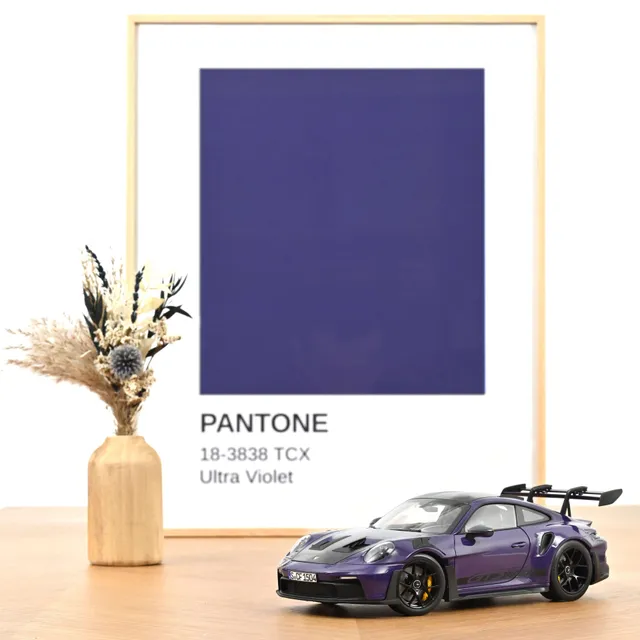 norev-porsche-911-gt3-rs-weissach-pack-2022-1-18-ultraviolet image 1