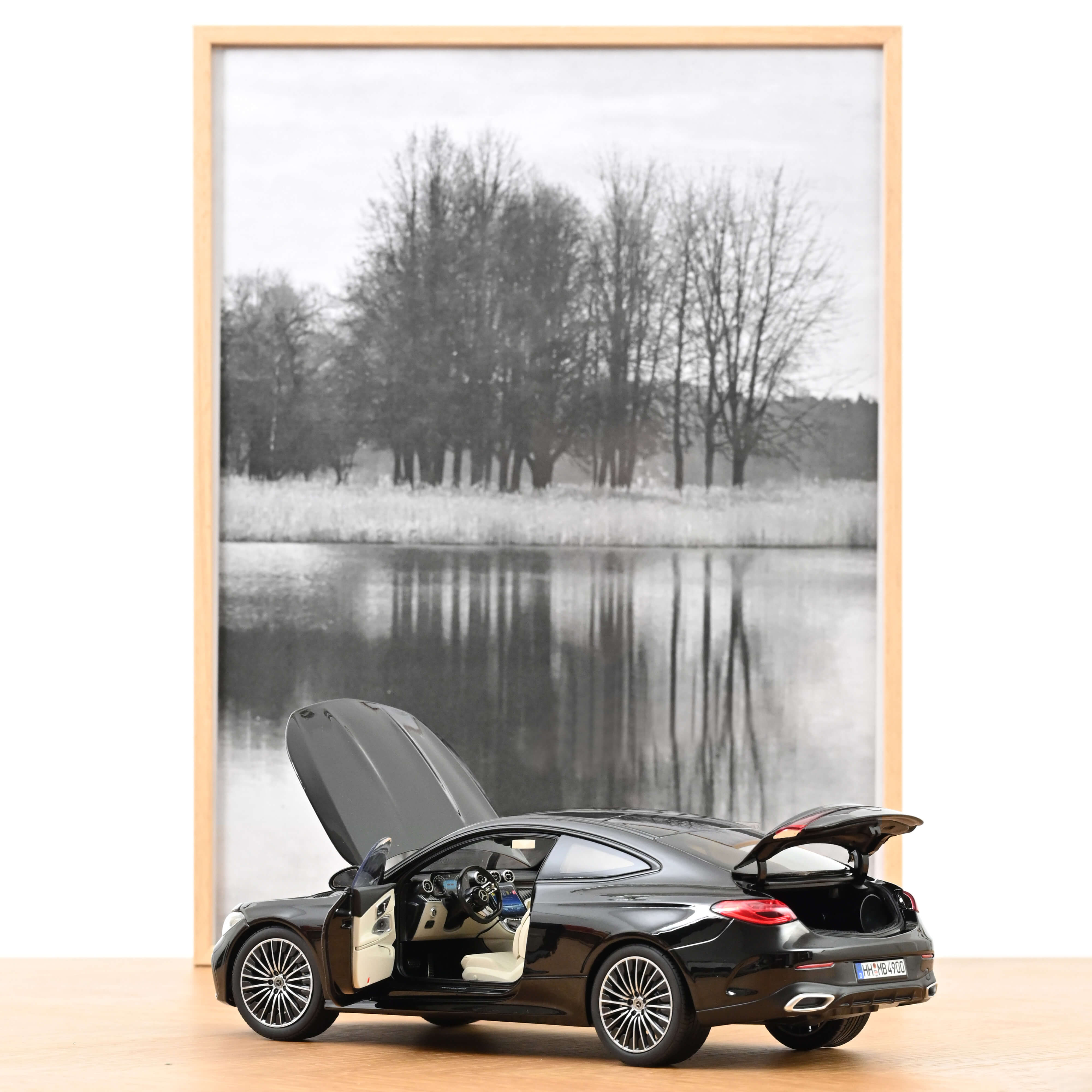 norev-mercedes-benz-cle-coup-2024-modellino-1-18-nero-ossidiana-metallizzato image 2