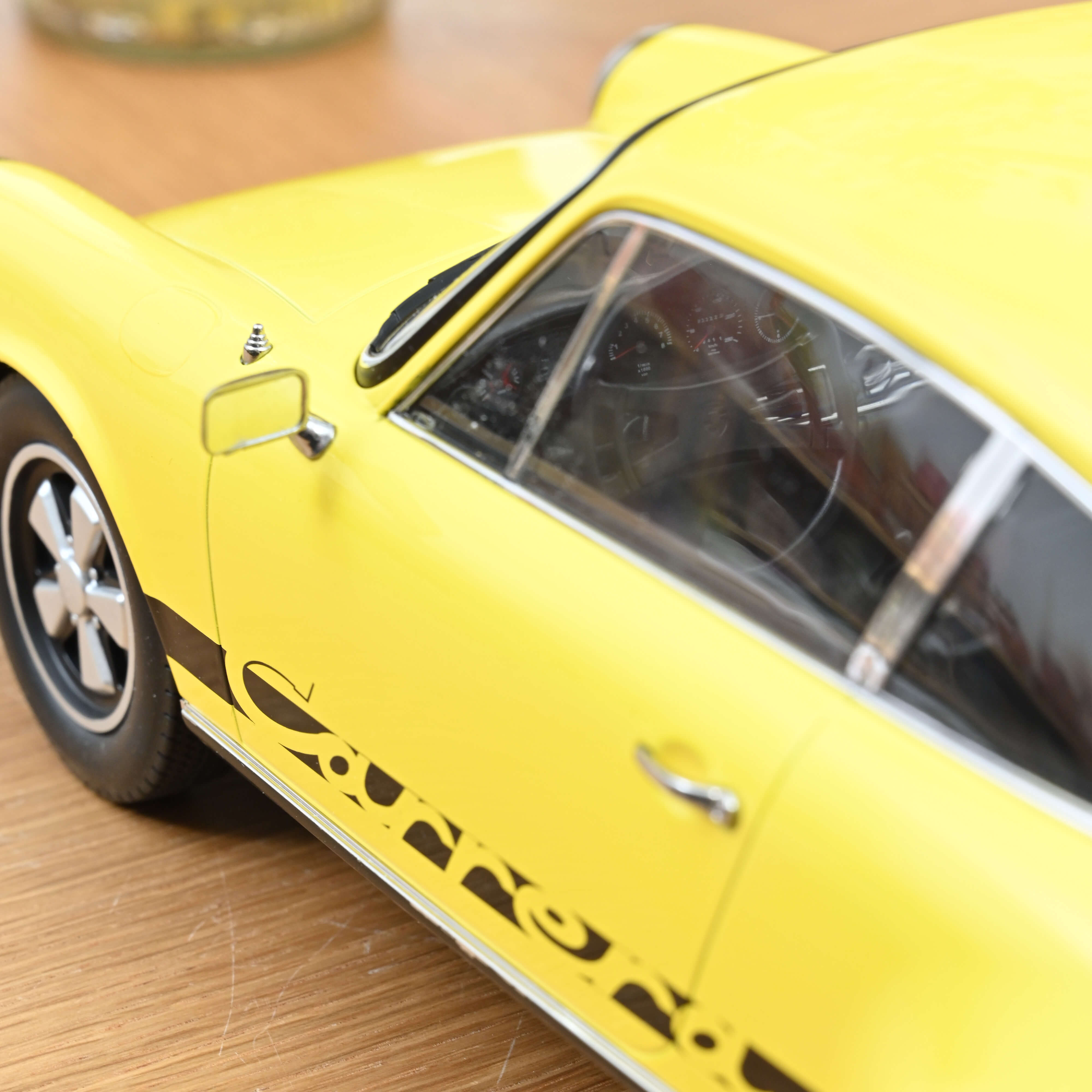 norev-porsche-911-carrera-rs-2-7-1973-giallo-chiaro-1-12-200-pz image 3