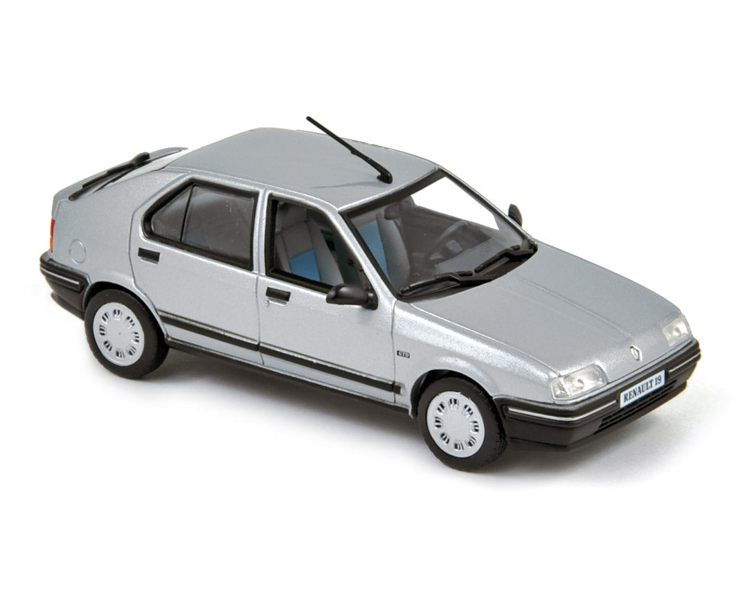 norev-renault-19-1988-gris-argent-modellino-auto-youngtimer-1-43 image 1