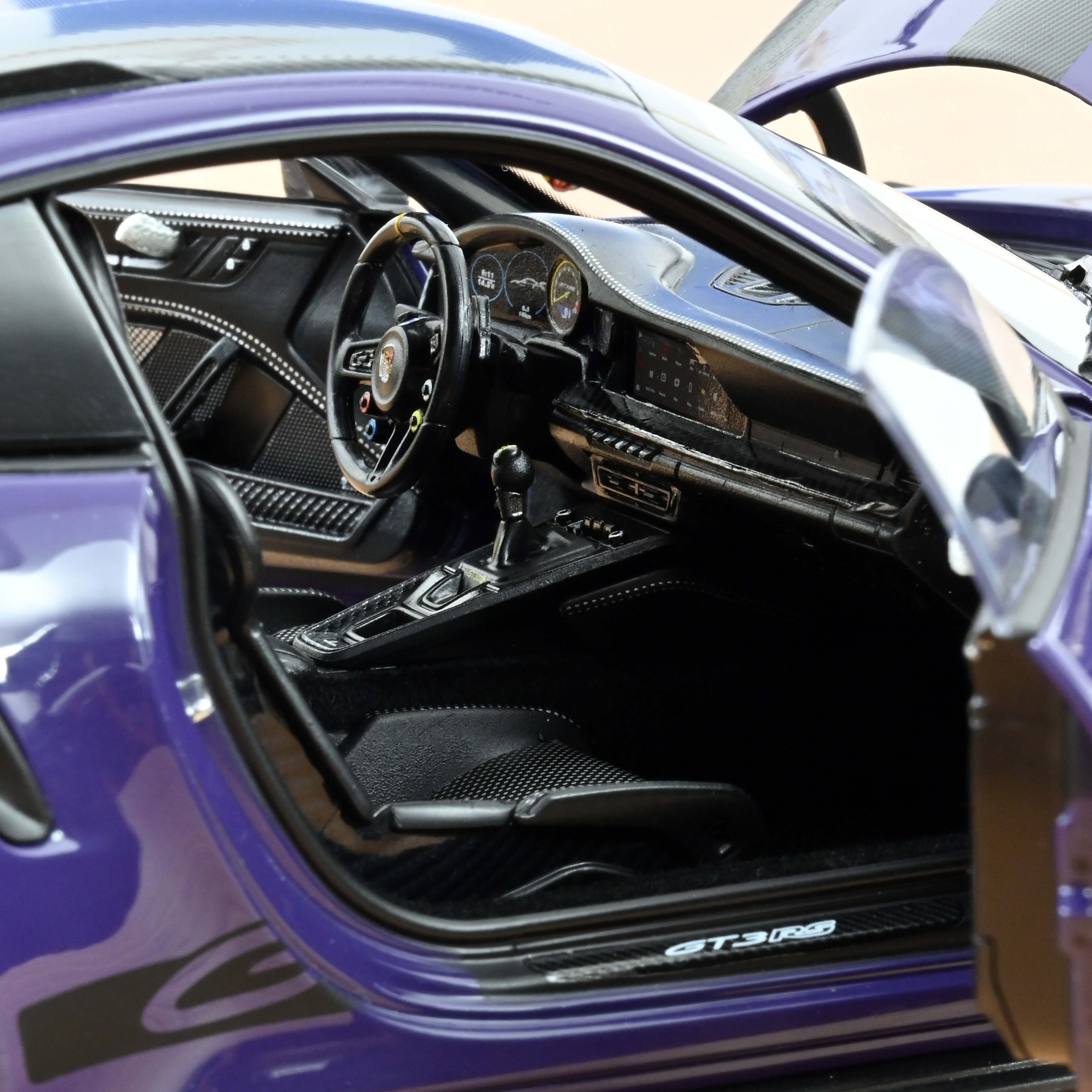norev-porsche-911-gt3-rs-pack-weissach-2022-ultraviolet-1-18 image 6