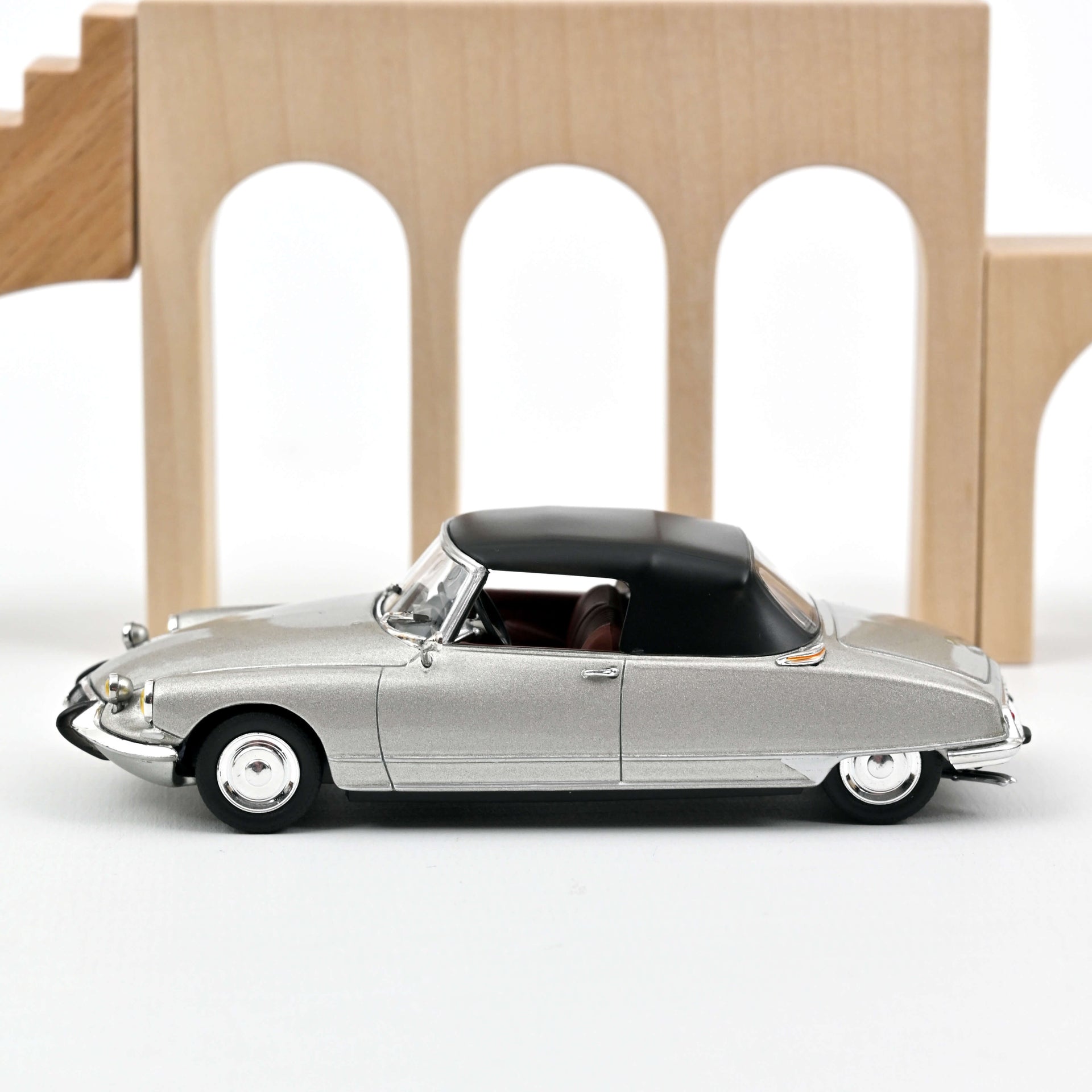 norev-citro-n-ds-19-cabrio-1965-grigio-perla-modellino-auto-1-43 image 1