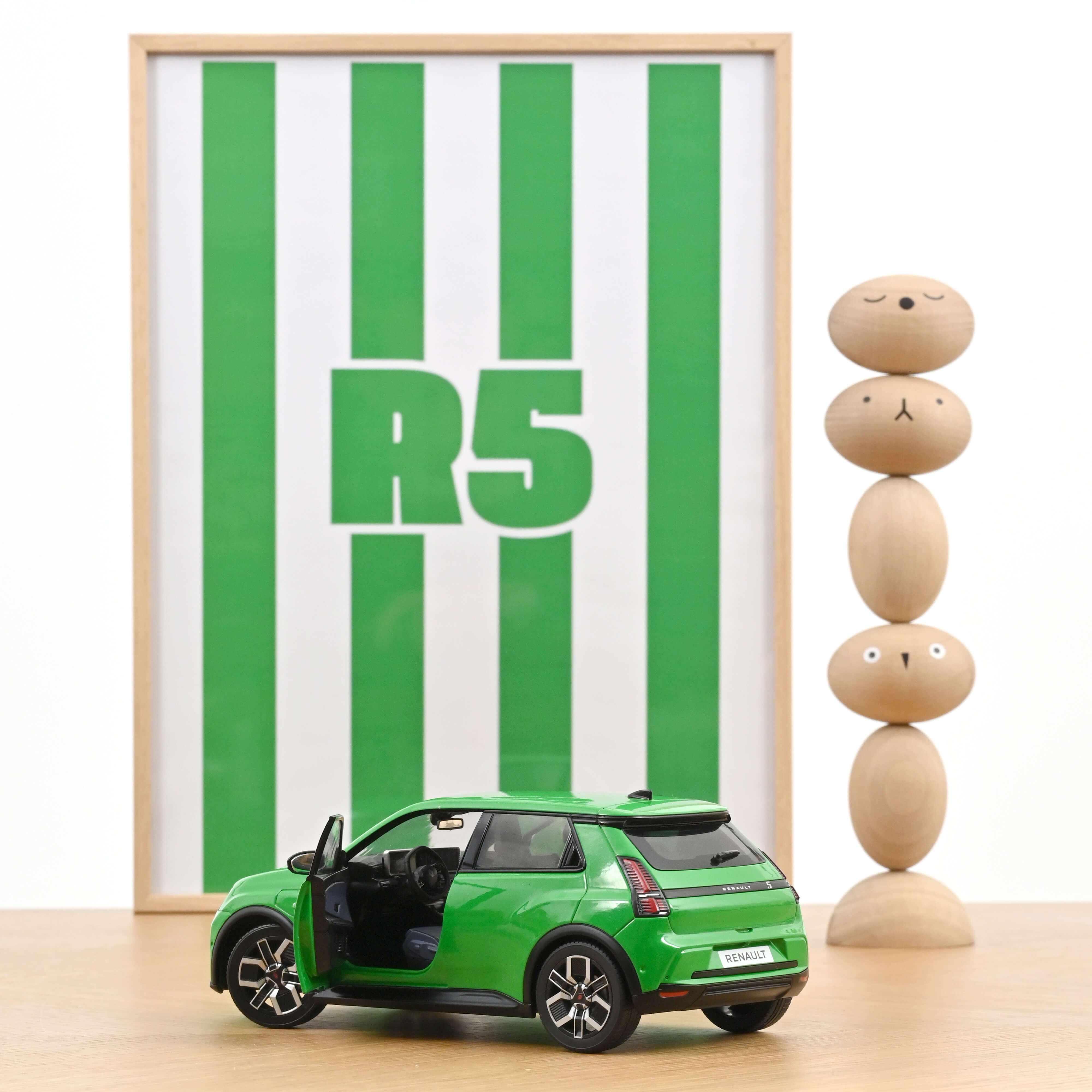 norev-renault-5-e-tech-electric-2024-modellino-auto-1-18-verde-pop-techno-200-pz image 2