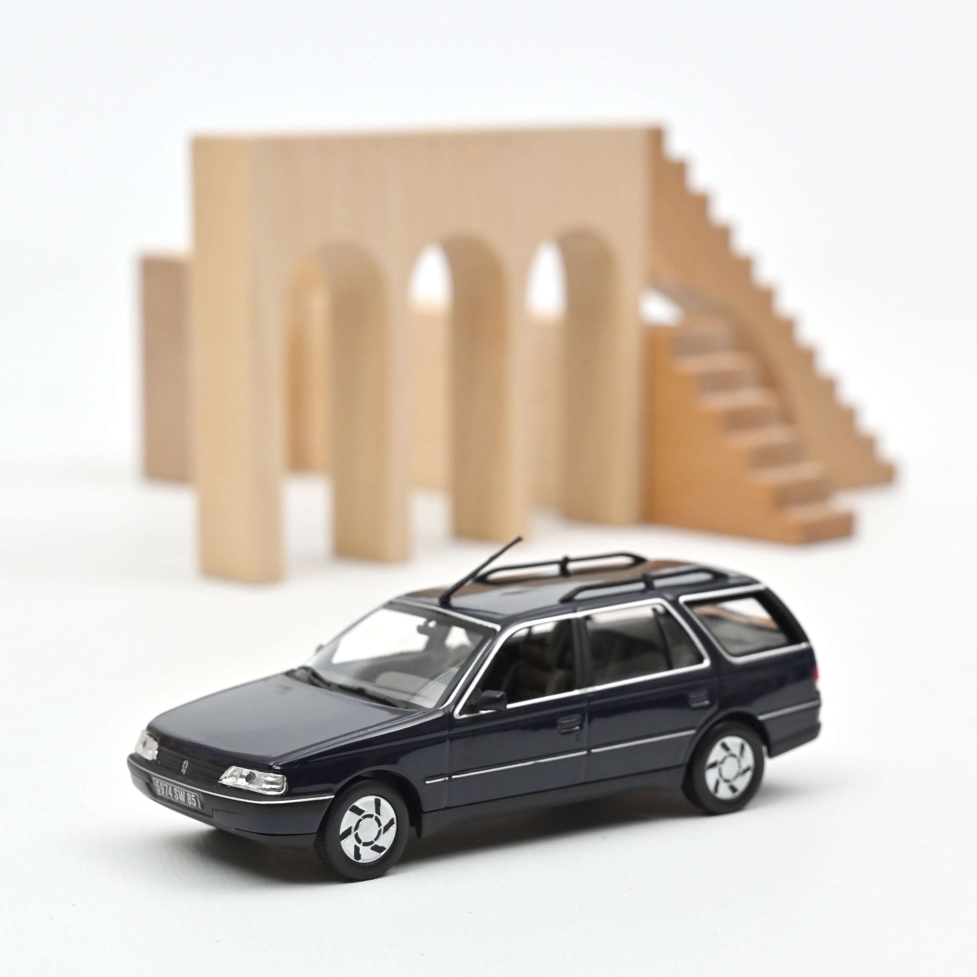 norev-peugeot-405-break-1991-modellino-auto-1-43-blu-scuro image 1
