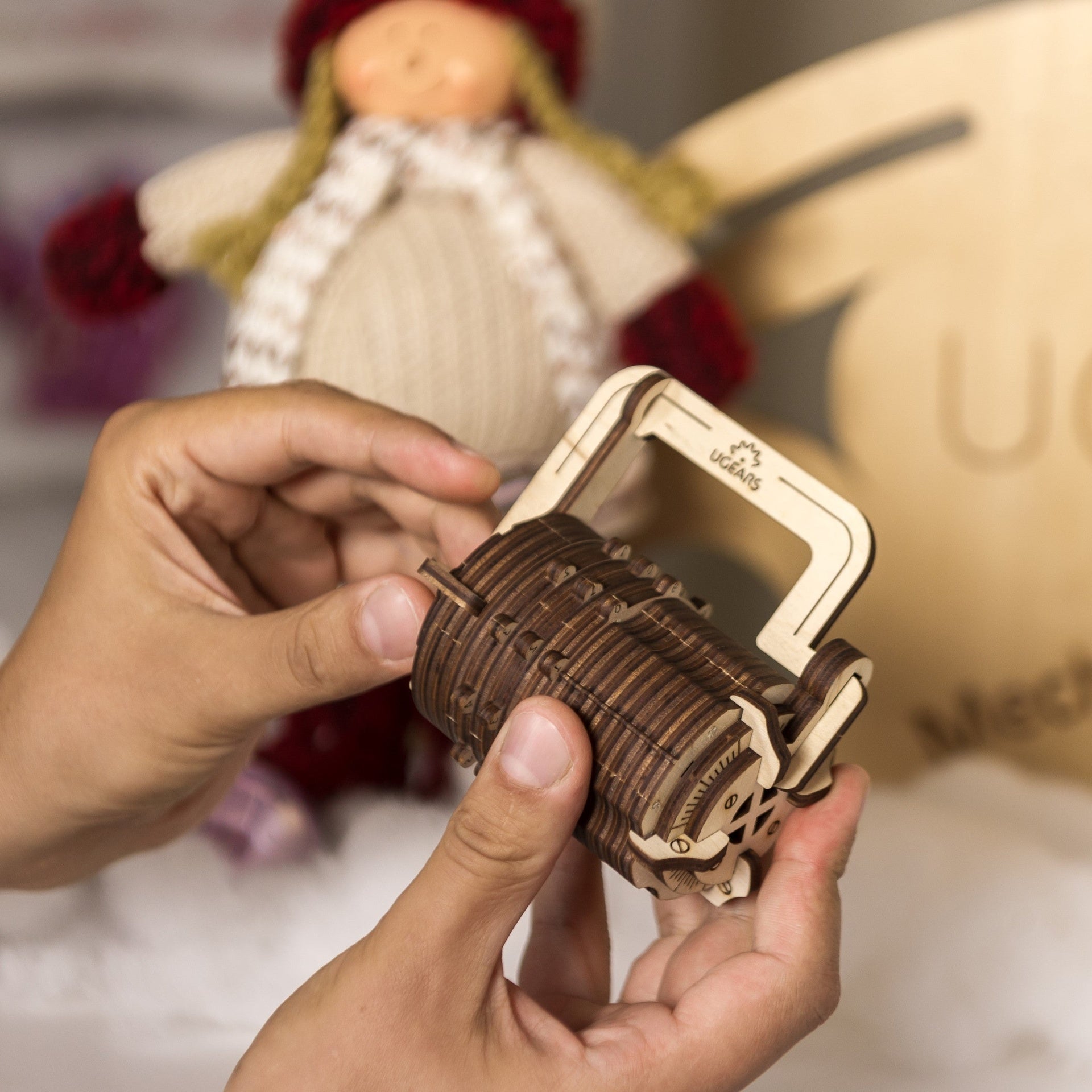 ugears-combination-lock-lucchetto-cryptex-in-legno-3-cifre image 7