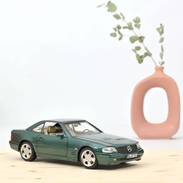 norev-mercedes-benz-sl-500-1999-verde-metallizzato-1-18-modellino-cabrio-premium image 1