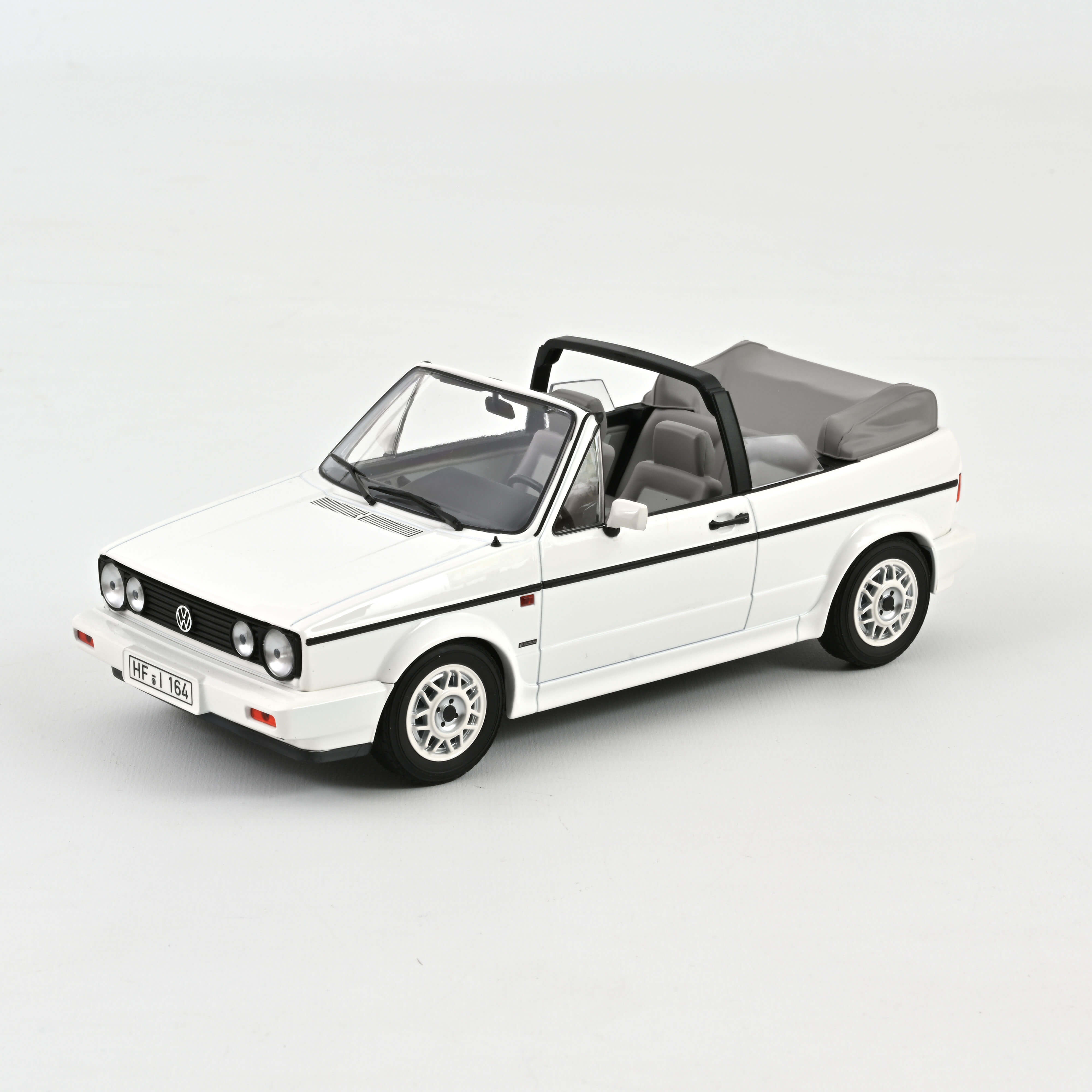 norev-vw-golf-cabriolet-1992-bianca-1-18 image 1