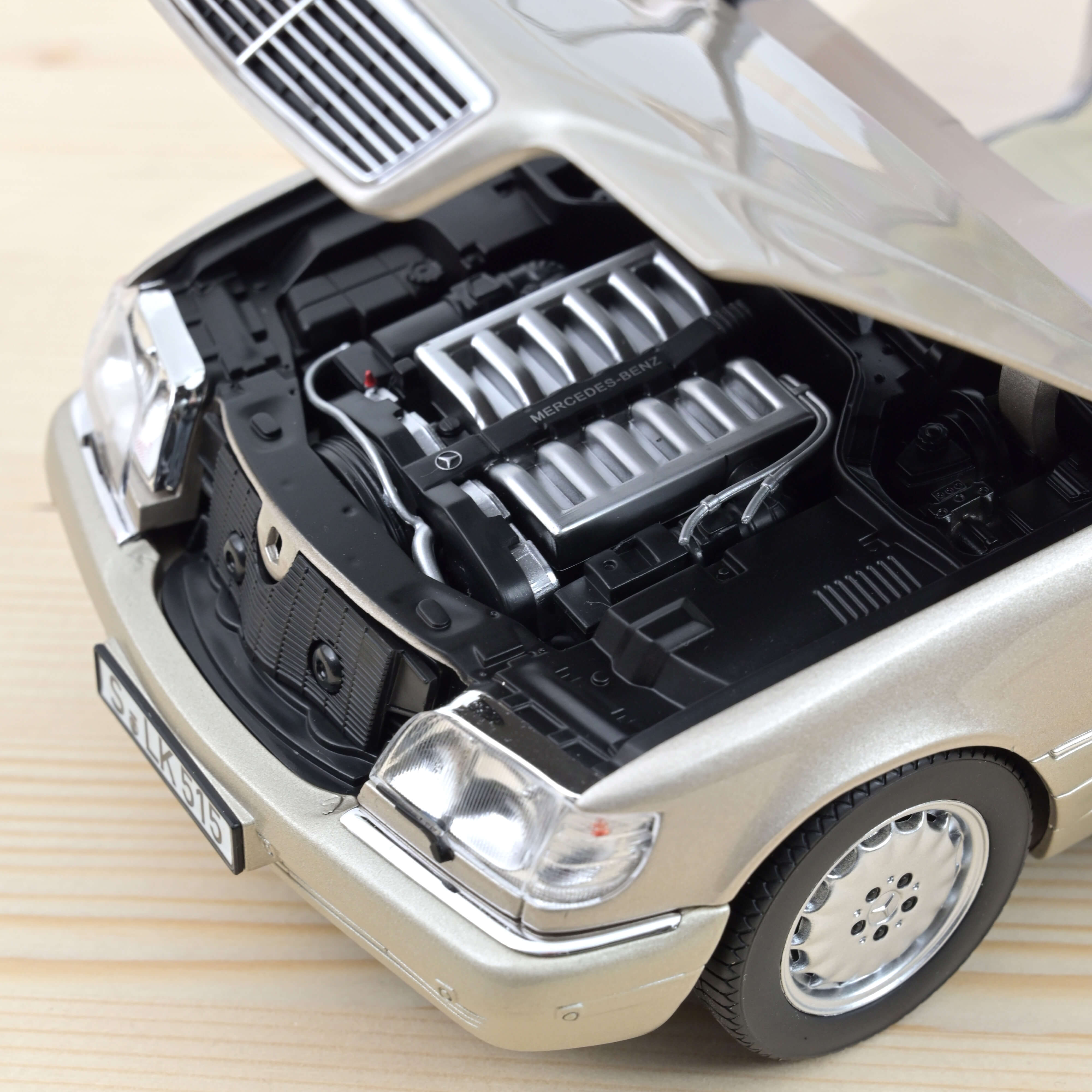 norev-mercedes-benz-s600-1997-argento-1-18 image 3