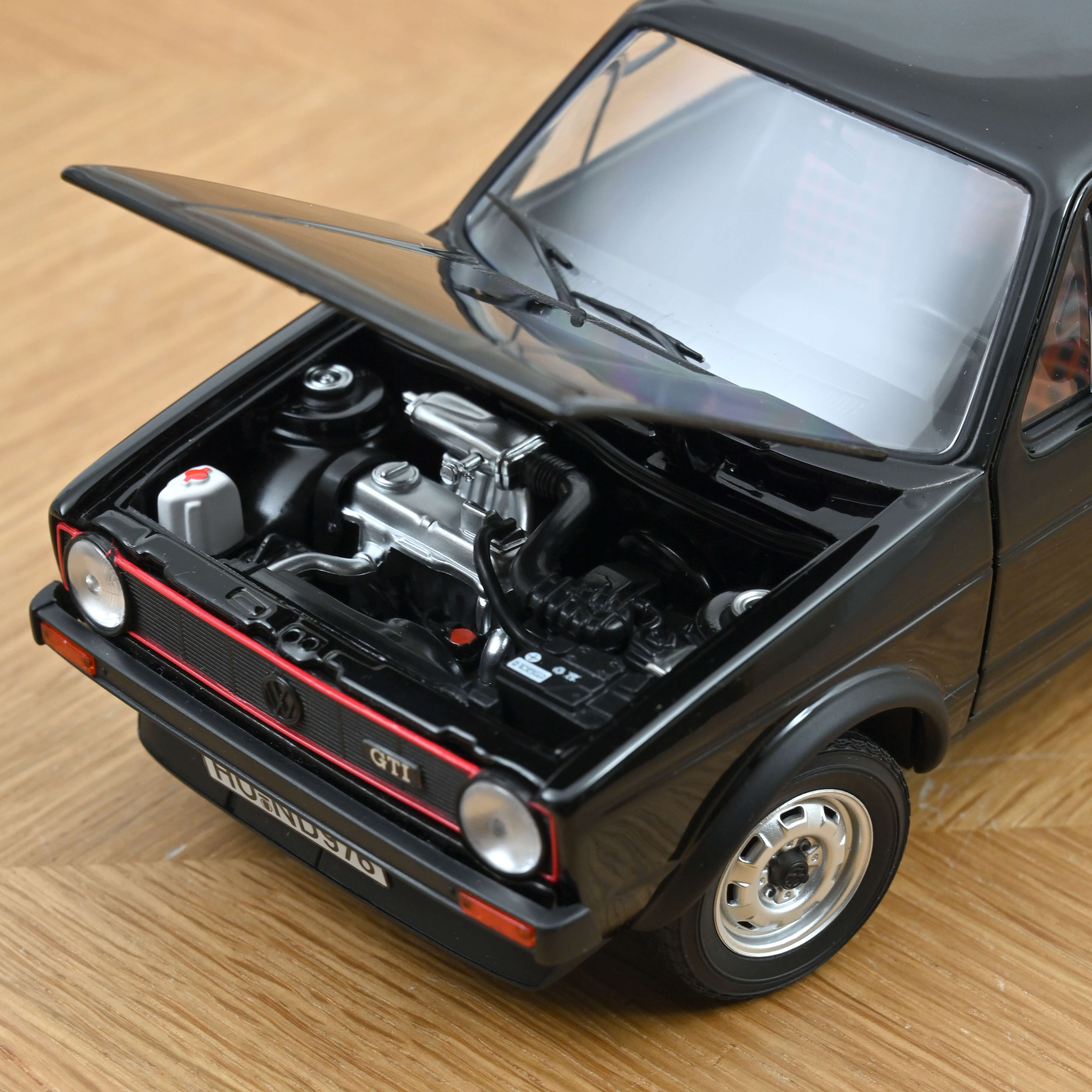 norev-vw-golf-gti-1976-nero-1-18 image 4