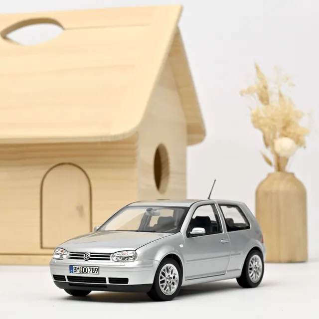 norev-vw-golf-gti-1998-modellino-auto-1-18-silver image 1