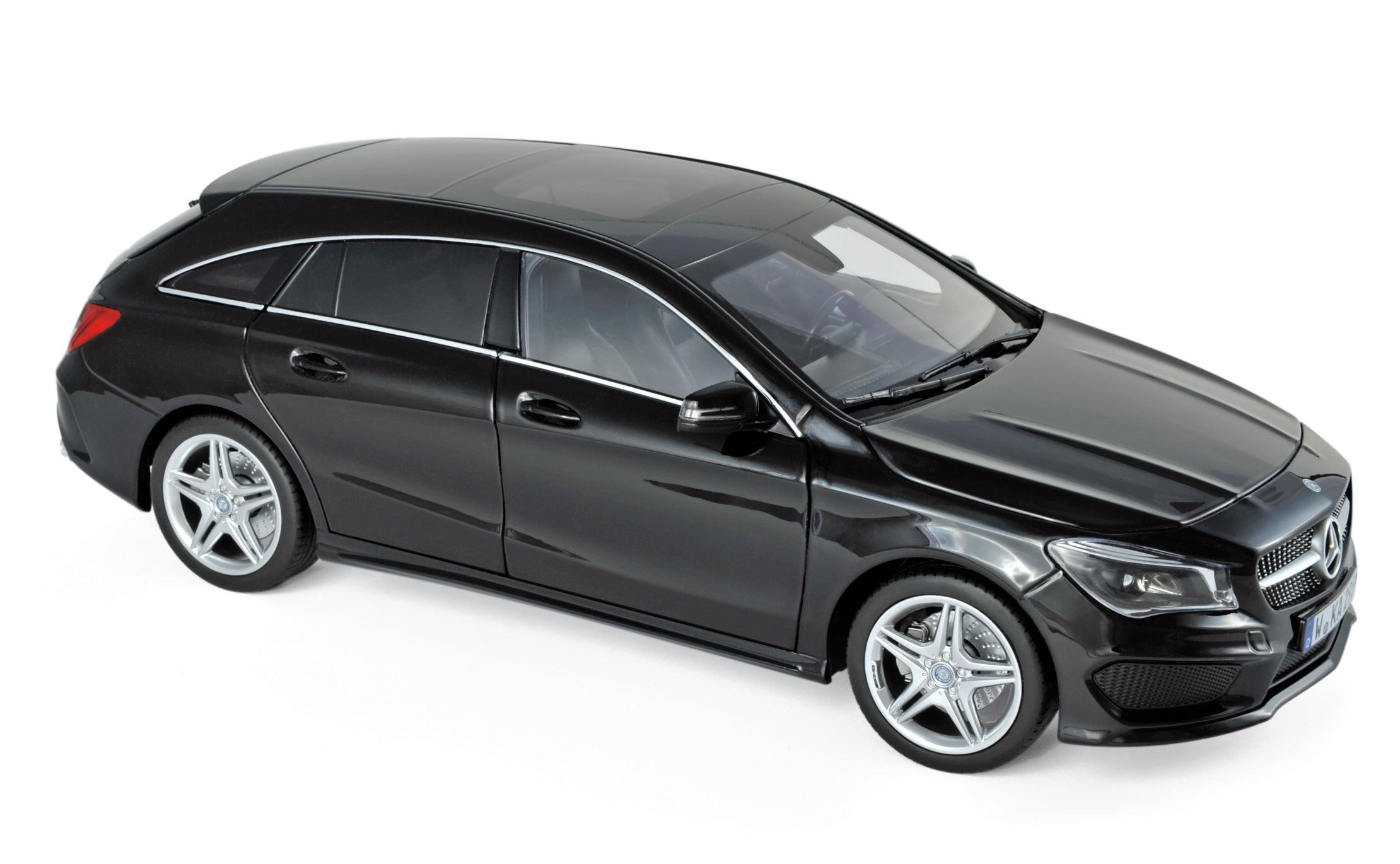 norev-mercedes-benz-cla-shooting-brake-2015-modellino-auto-1-18-noir image 1