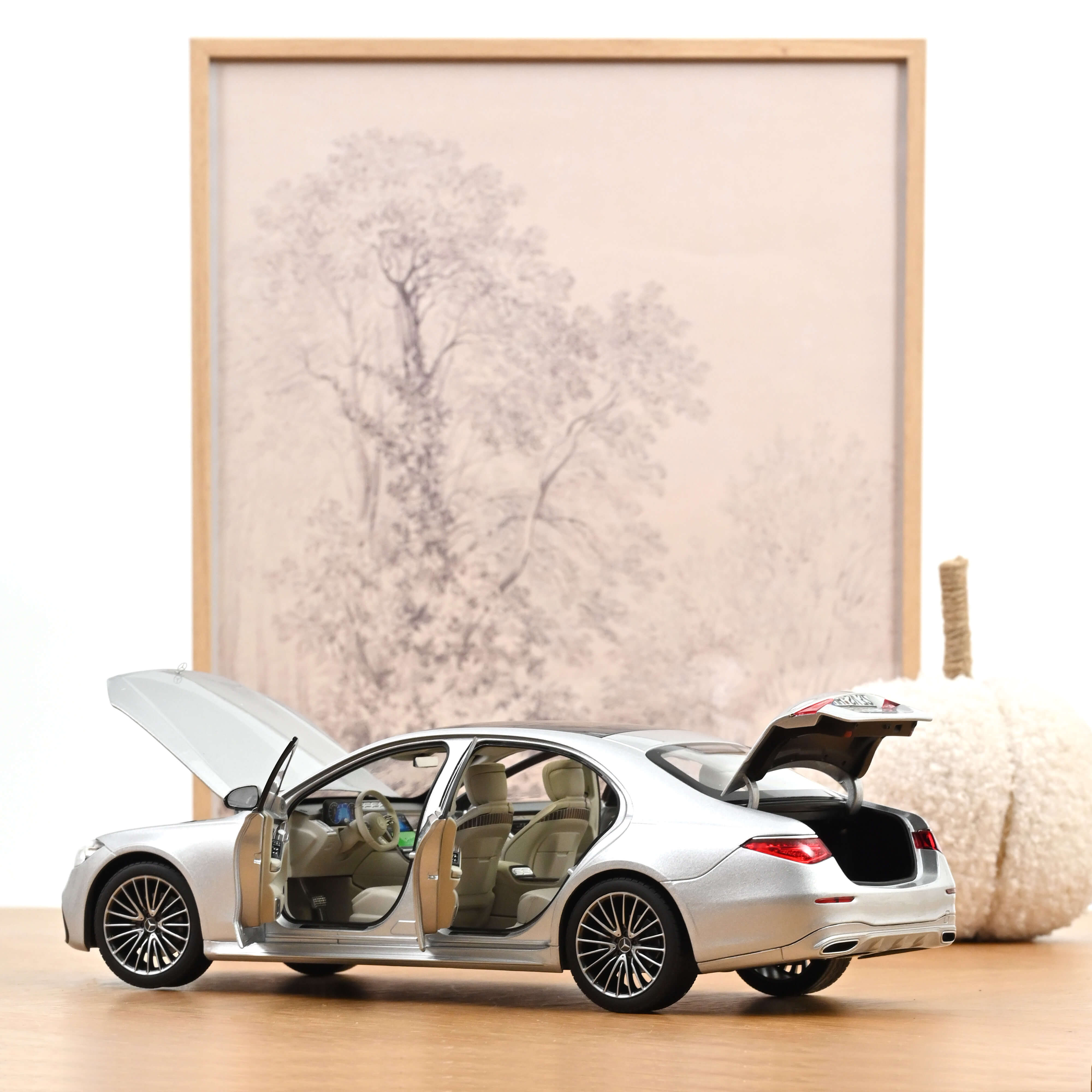 norev-mercedes-benz-classe-s-amg-line-2021-modellino-auto-1-18-argent-brillant image 2