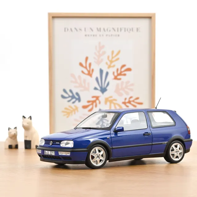 norev-vw-golf-gti-color-concept-1994-modellino-auto-1-18-blu-jazz image 1