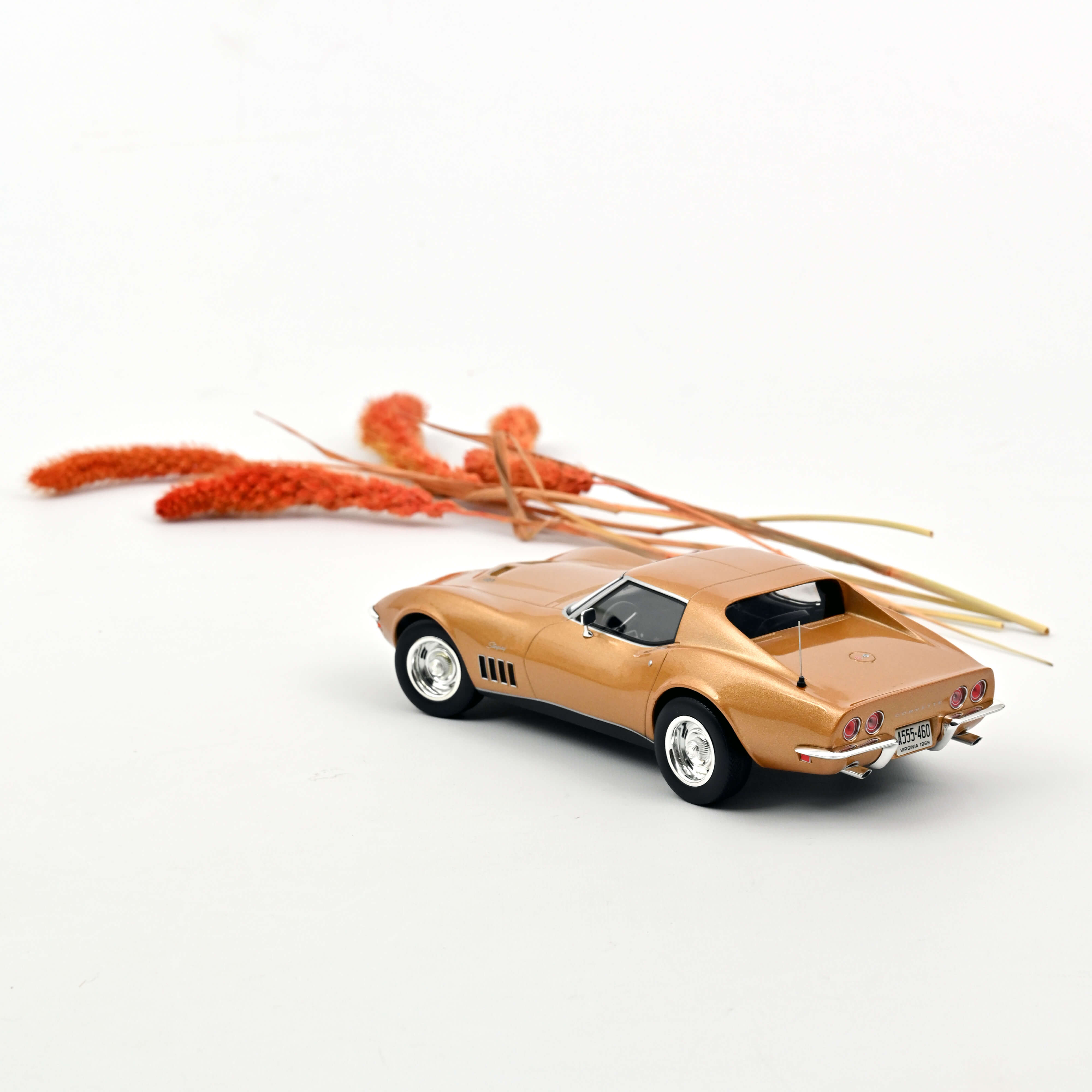 norev-chevrolet-corvette-coup-1969-1-18-oro-metallizzato image 2