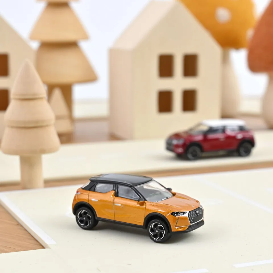 norev-ds-3-crossback-gold-1-64-modellino-auto image 1