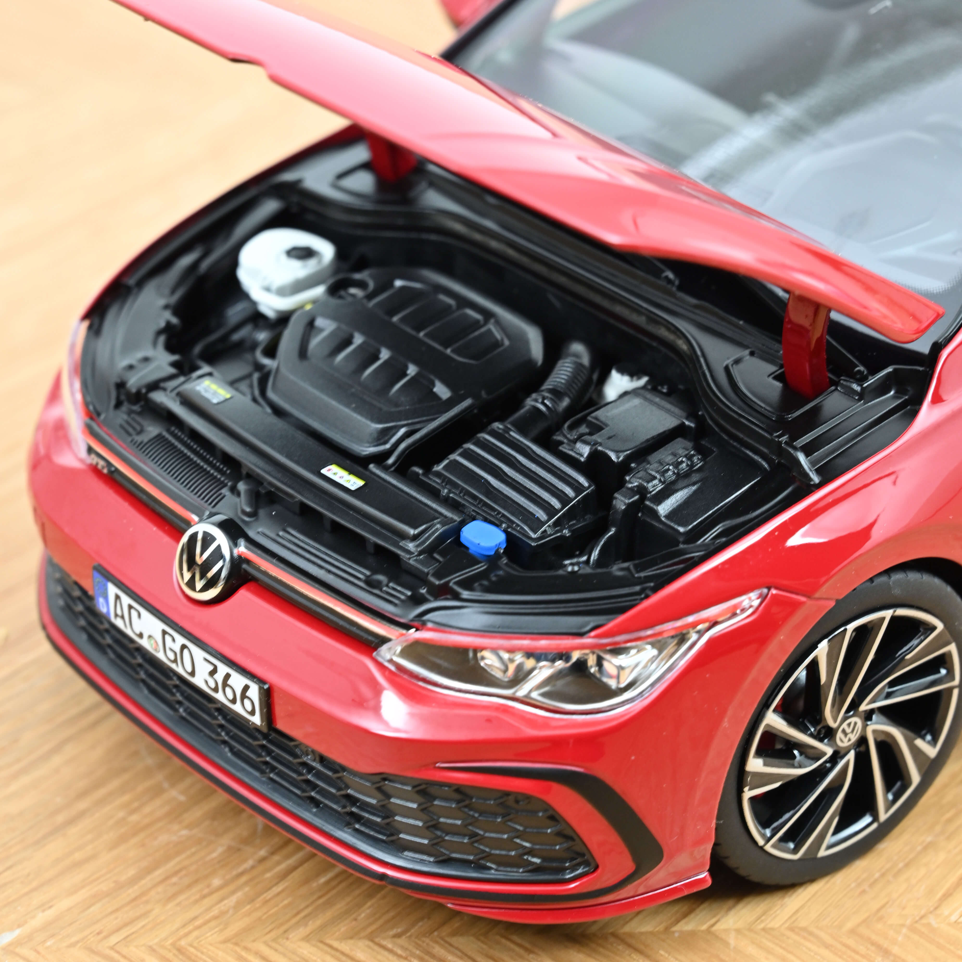 norev-vw-golf-gti-2020-modellino-auto-1-18-rosso-tornado image 5