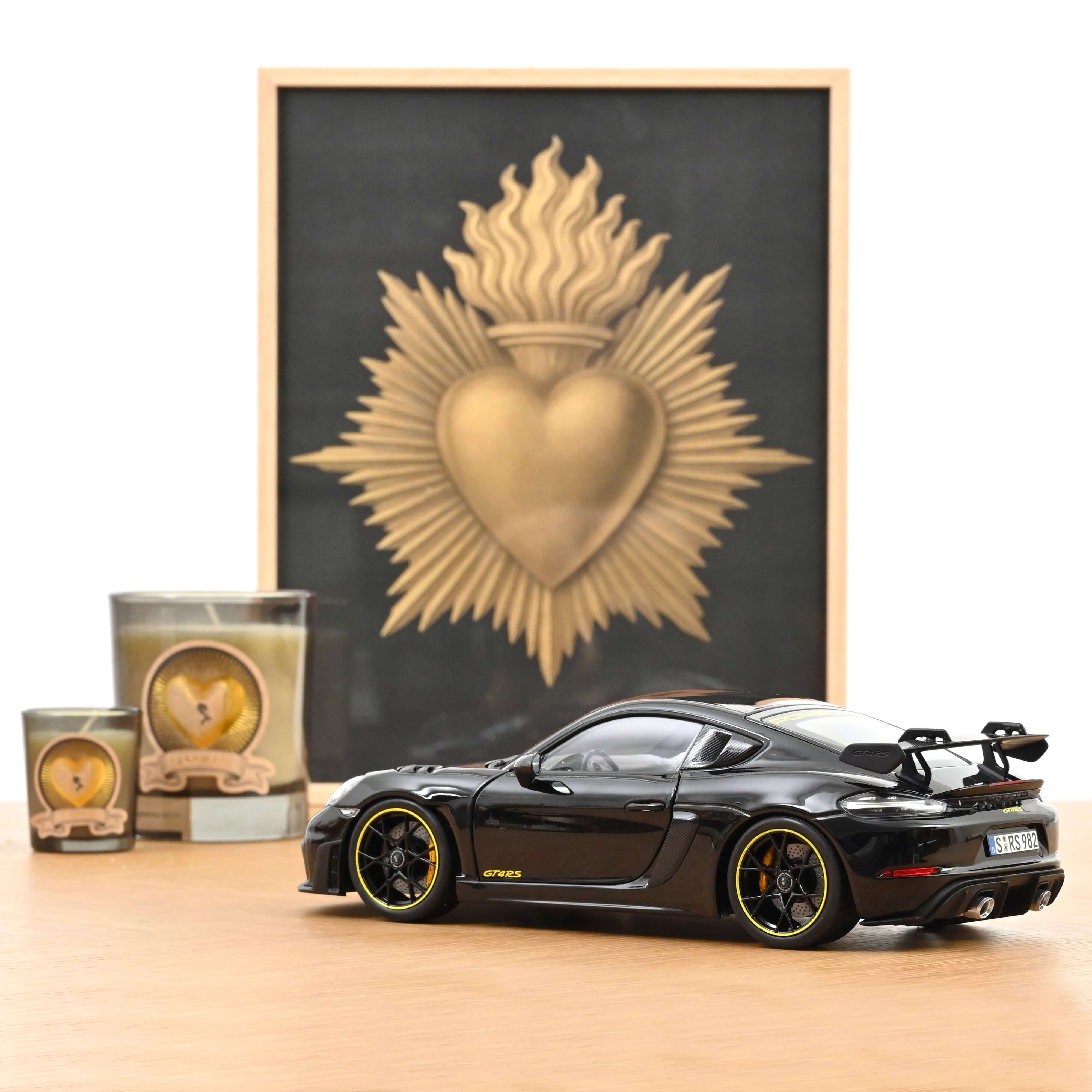norev-porsche-cayman-gt4-rs-pack-weissach-2023-nero-modellino-1-18-edizione-300p image 3