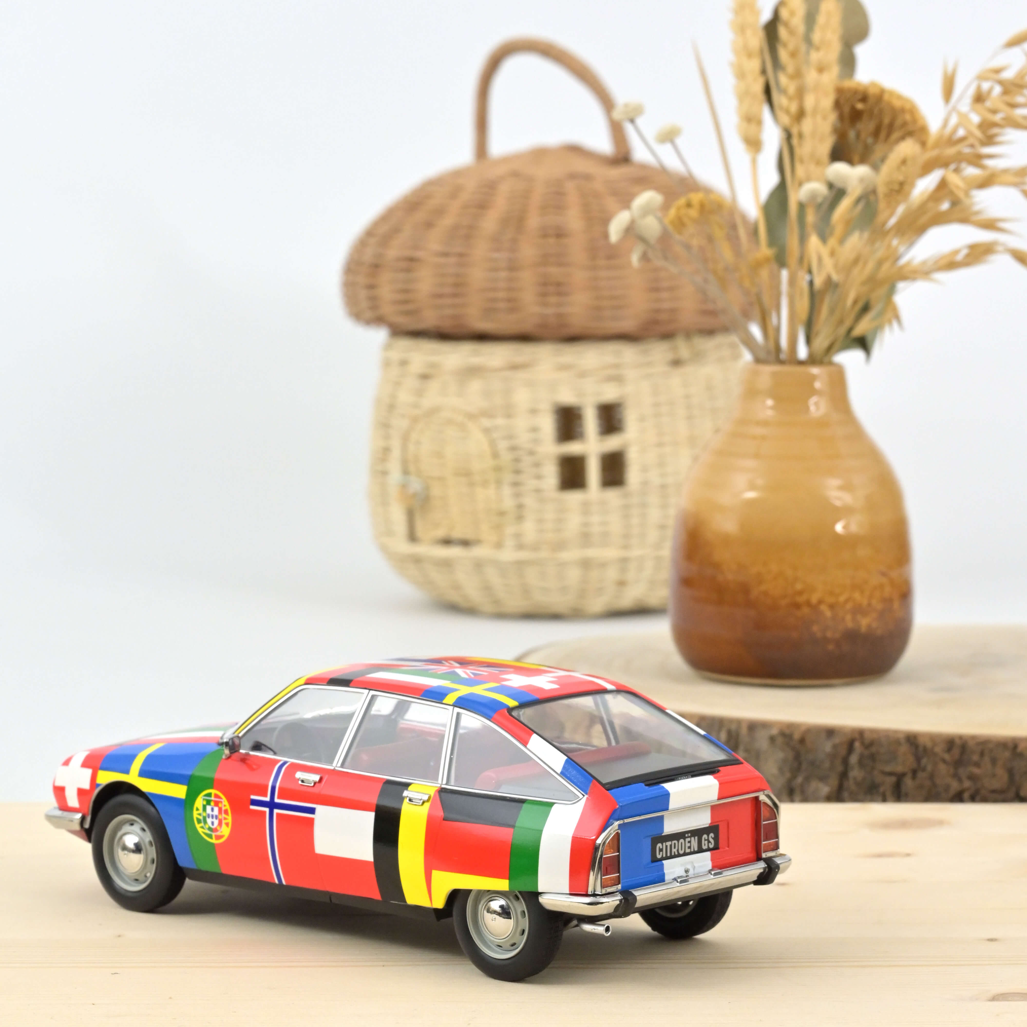 norev-citro-n-gs-1972-drapeaux-2-me-dition-modellino-auto-1-18 image 2