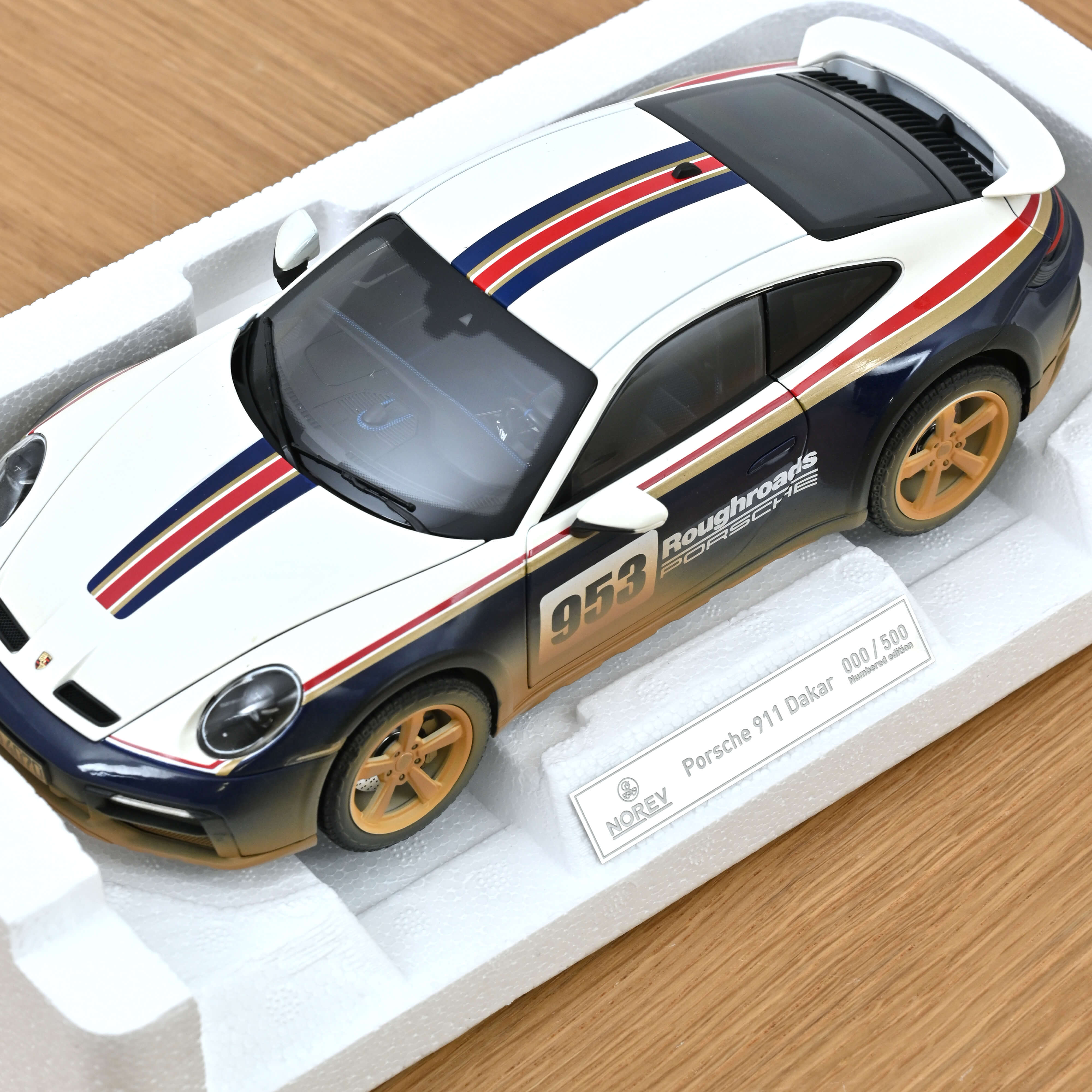 norev-porsche-911-dakar-roughroads-sabbia-modellino-auto-1-18-500-pezzi image 4