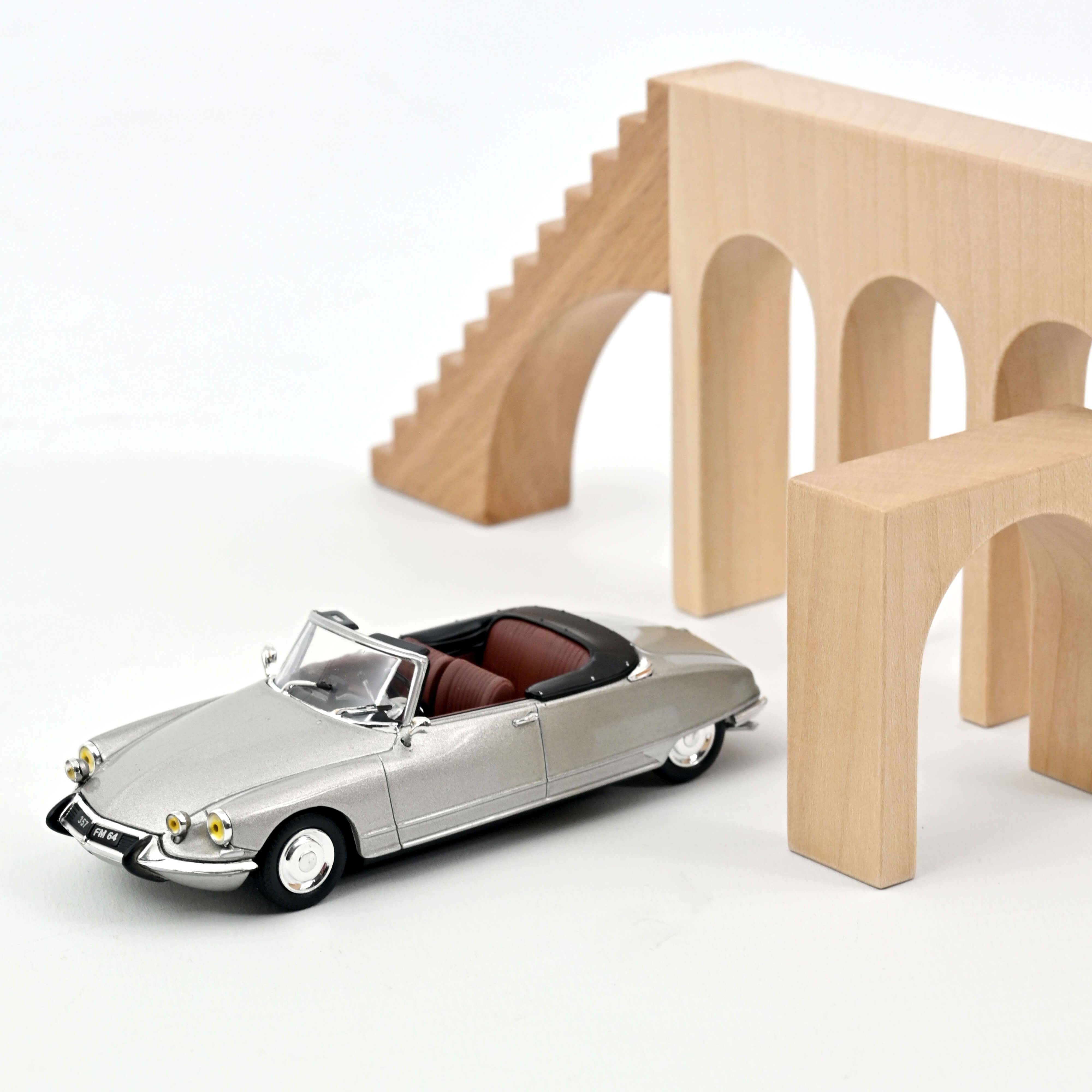 norev-citro-n-ds-19-cabriolet-1965-gris-perle-modellino-auto-1-43 image 1