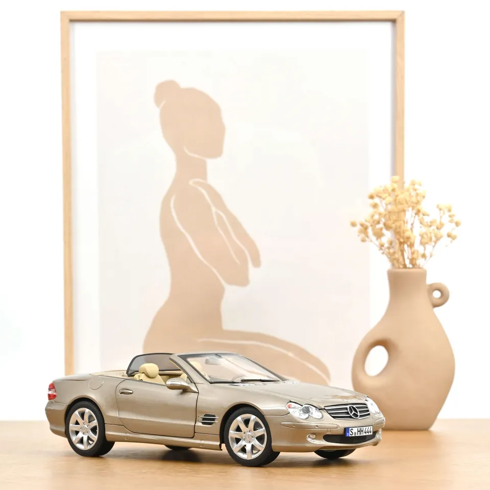 norev-mercedes-benz-sl-500-2003-beige-travertin-1-18 image 1