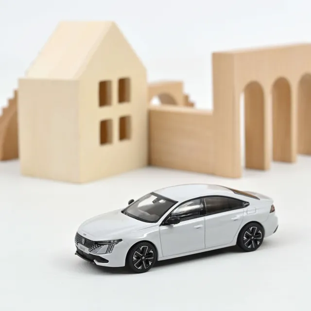 norev-peugeot-508-gt-hybrid-2023-modellino-auto-1-43-bianco-okenite image 1