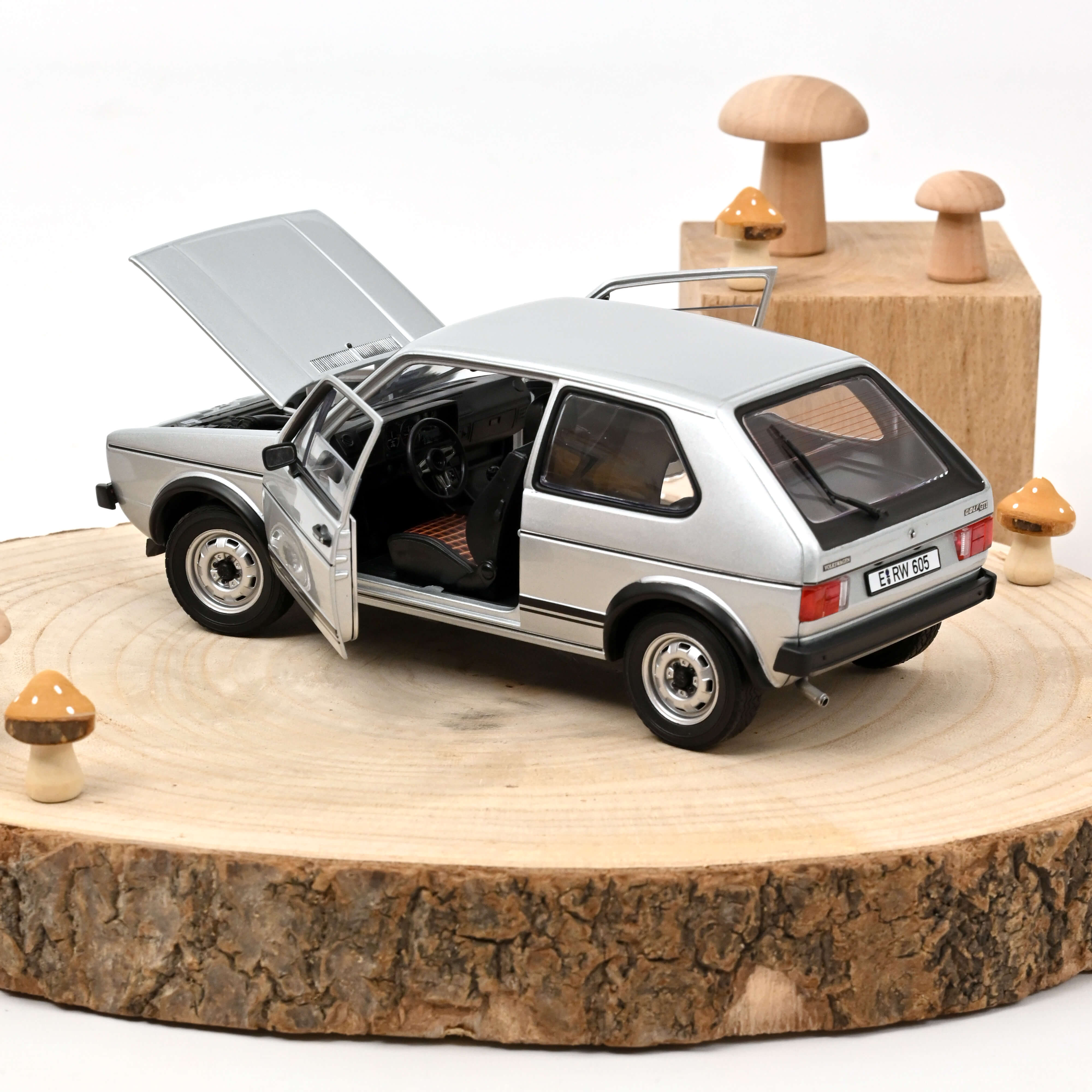 norev-vw-golf-gti-1976-argent-modellino-auto-1-18 image 2