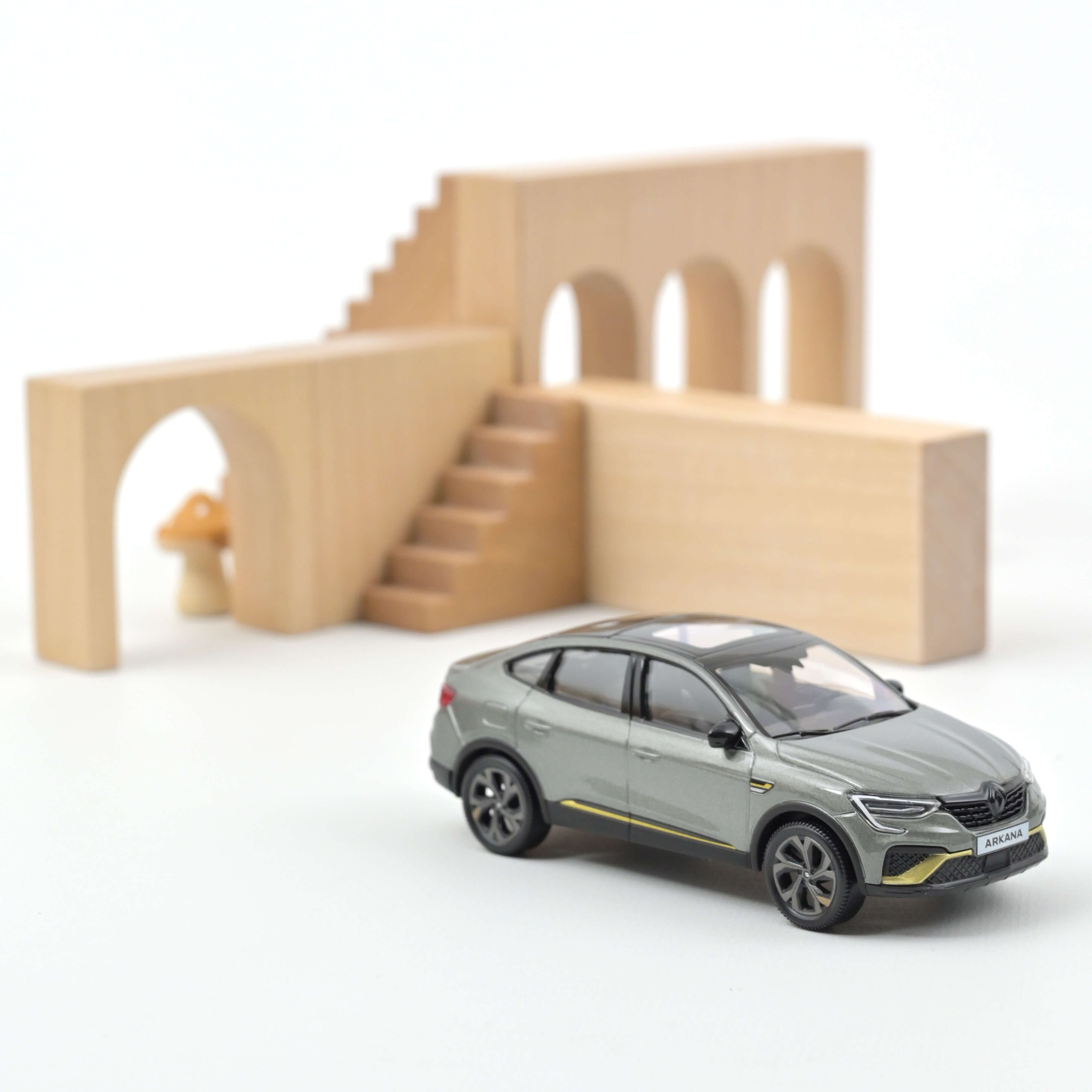 norev-renault-arkana-e-tech-engineered-2022-modellino-auto-1-43-grigio-metallizz image 1