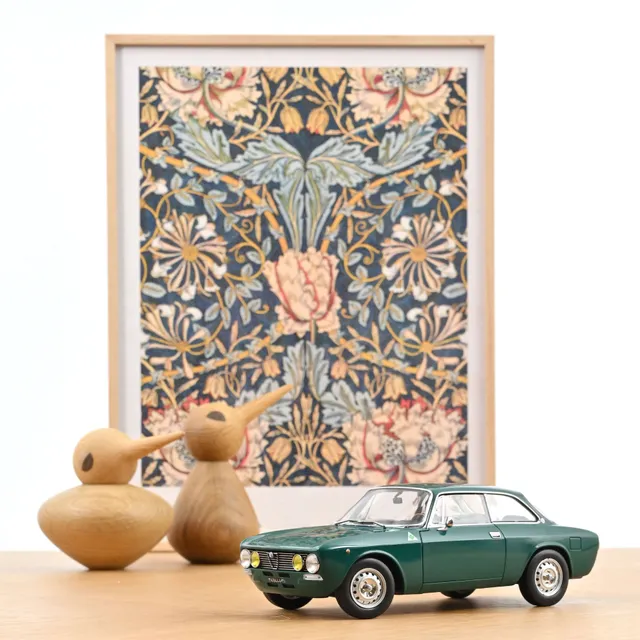 norev-alfa-romeo-2000-gtv-1973-modellino-auto-1-18-verde-pino-200-pz image 1
