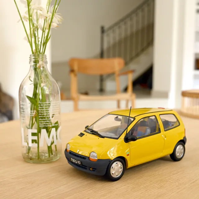 norev-renault-twingo-1996-jaune-citron-united-modellino-auto-1-18 image 1
