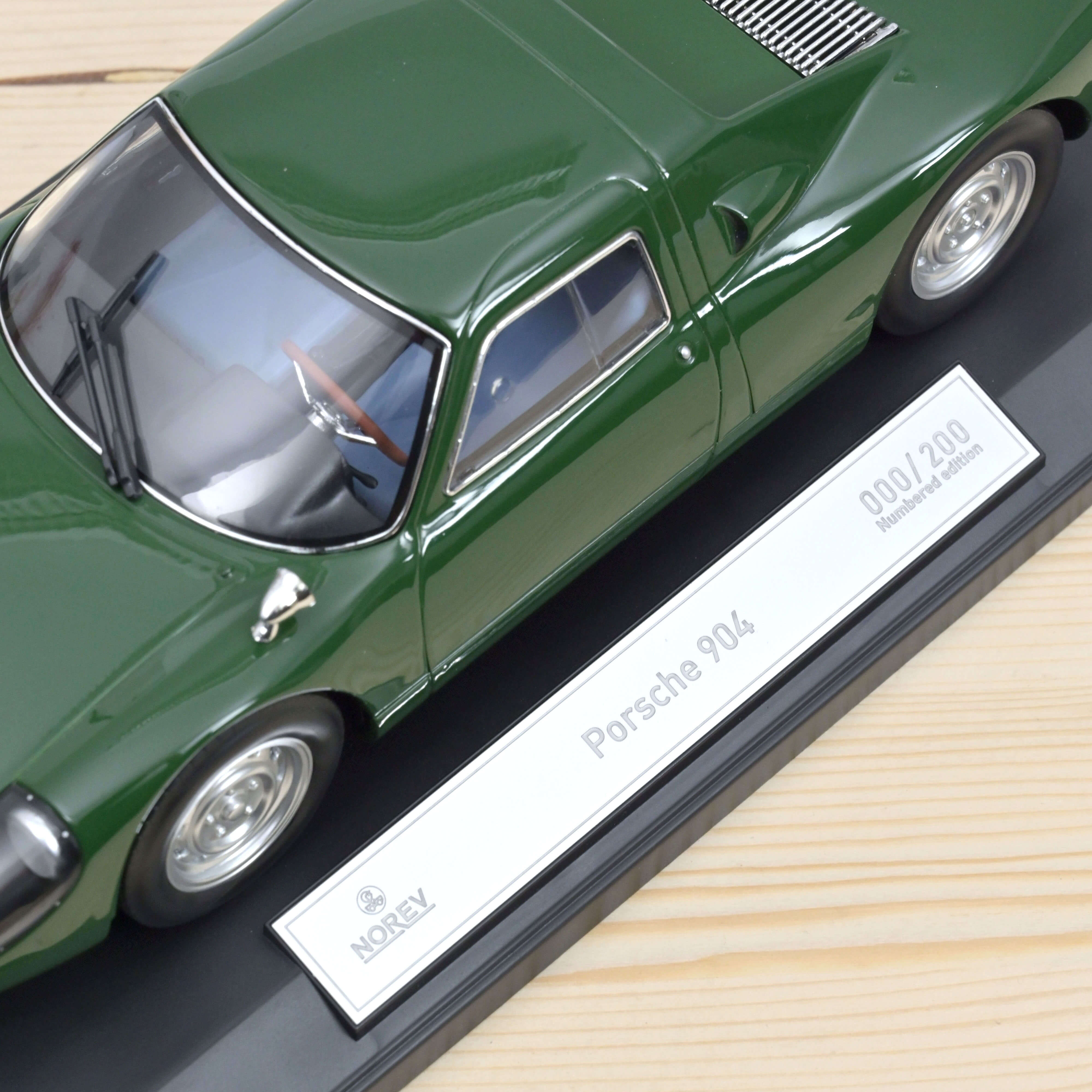 norev-porsche-904-gts-1964-modellino-auto-1-18-verde-200pz image 3