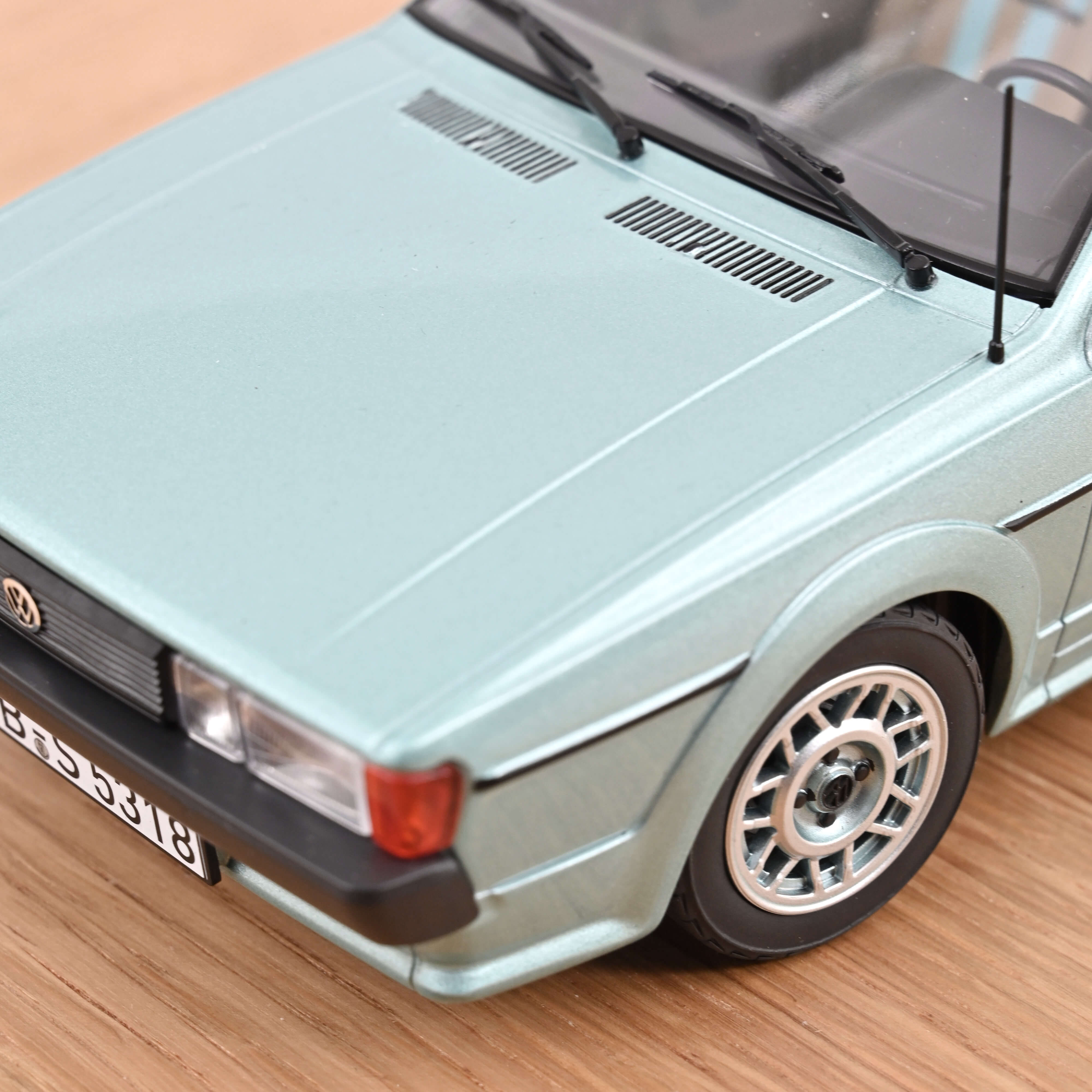norev-vw-scirocco-1986-turquoise-madison-metallise-1-18-edizione-200-pezzi image 4