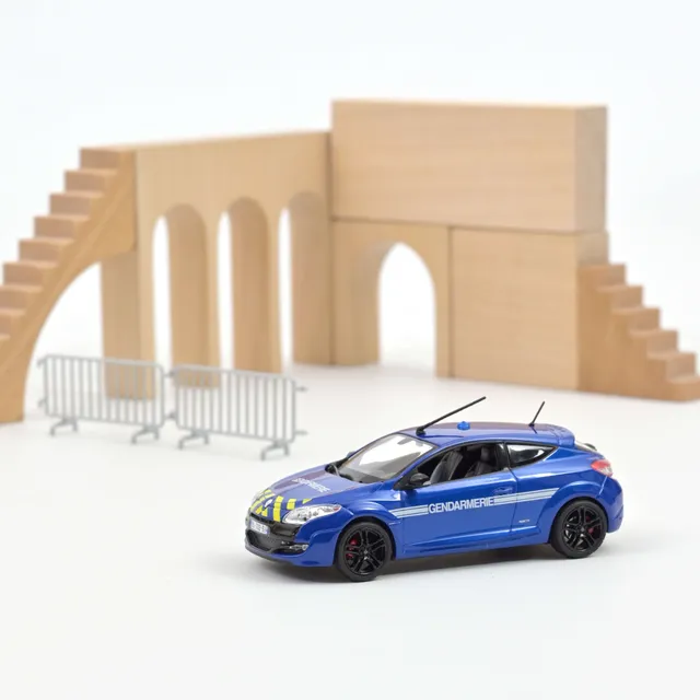 norev-renault-megane-r-s-2011-gendarmerie-modellino-auto-1-43 image 1