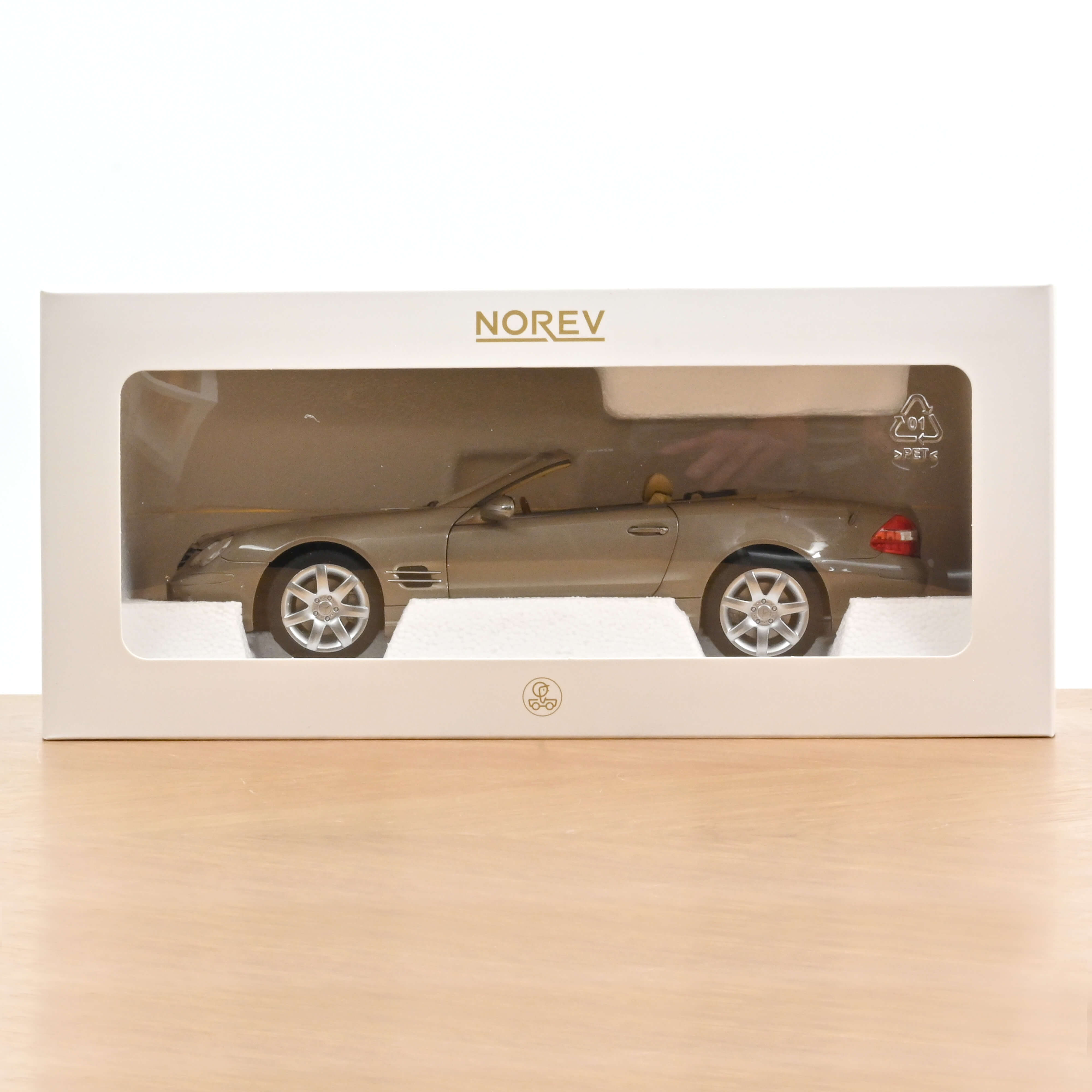 norev-mercedes-benz-sl-500-2003-beige-travertin-1-18 image 7