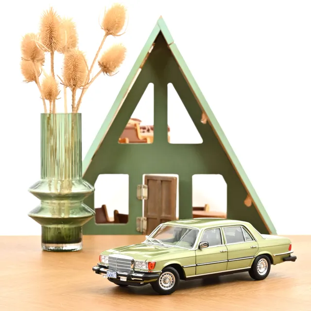 norev-mercedes-benz-450-sel-w116-verde-argento-us-version-dallas-1979-1-18-model image 1