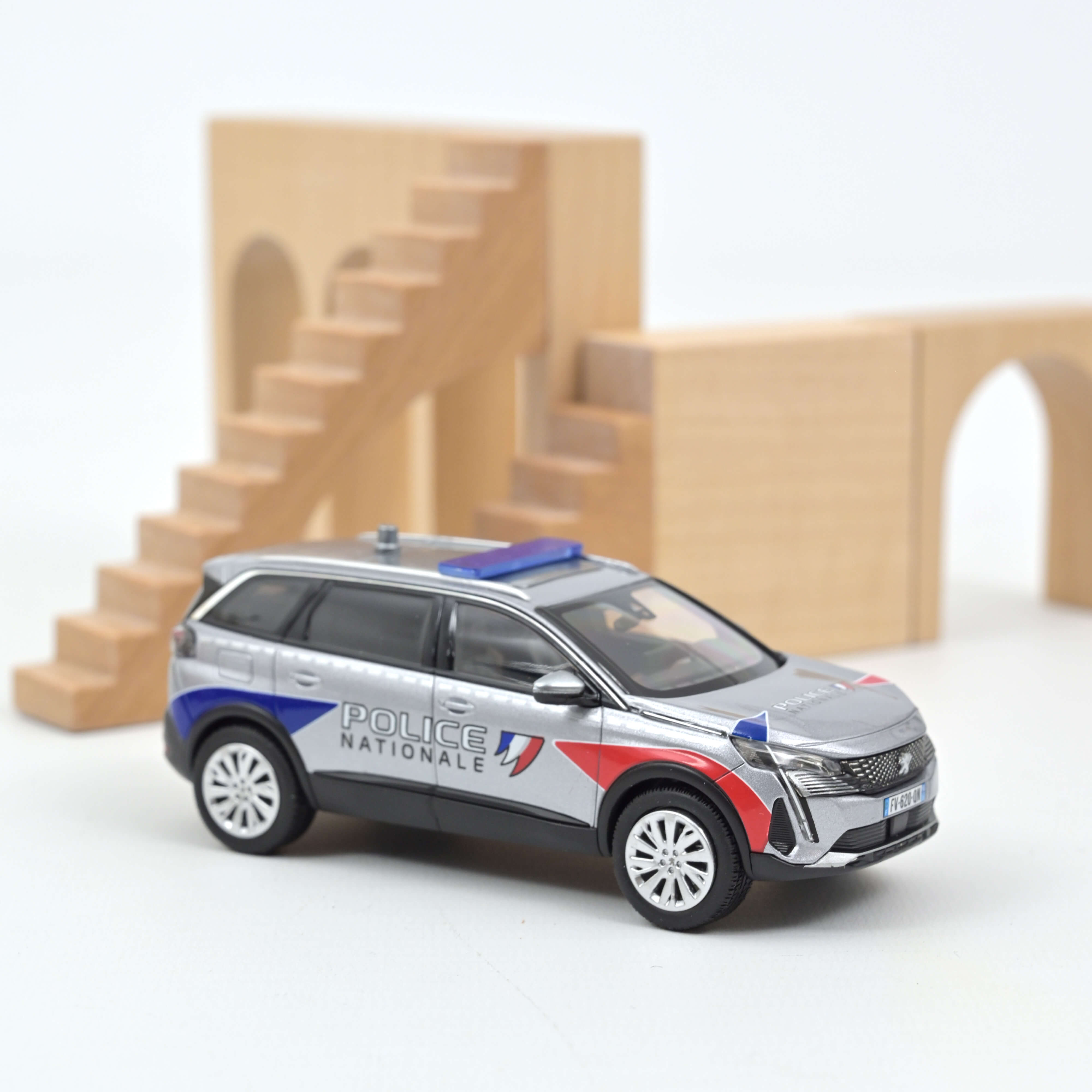 norev-peugeot-5008-gt-2021-police-nationale-1-43-modellino-die-cast image 1