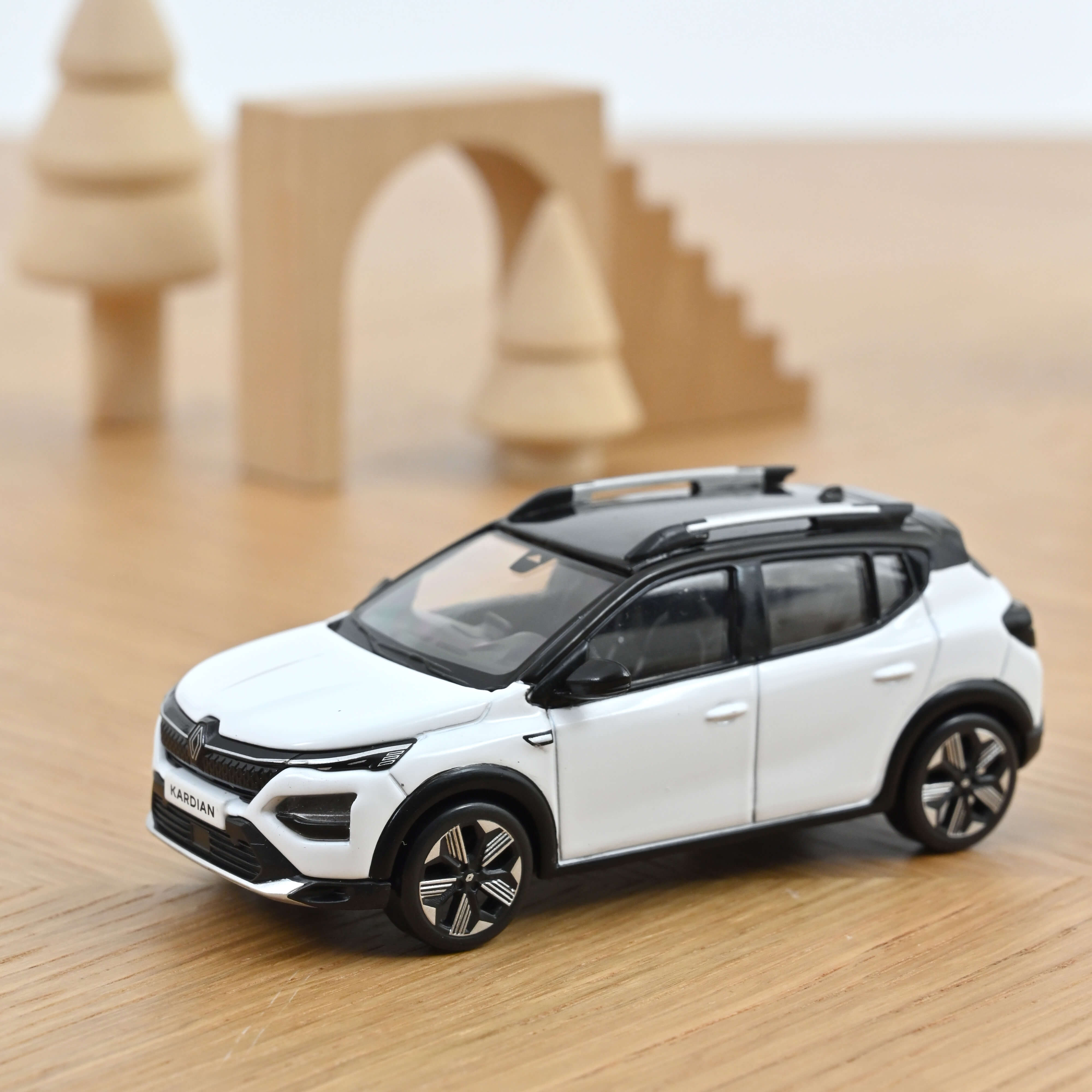 norev-renault-kardian-2024-blanc-glacier-1-43-suv-die-cast image 1