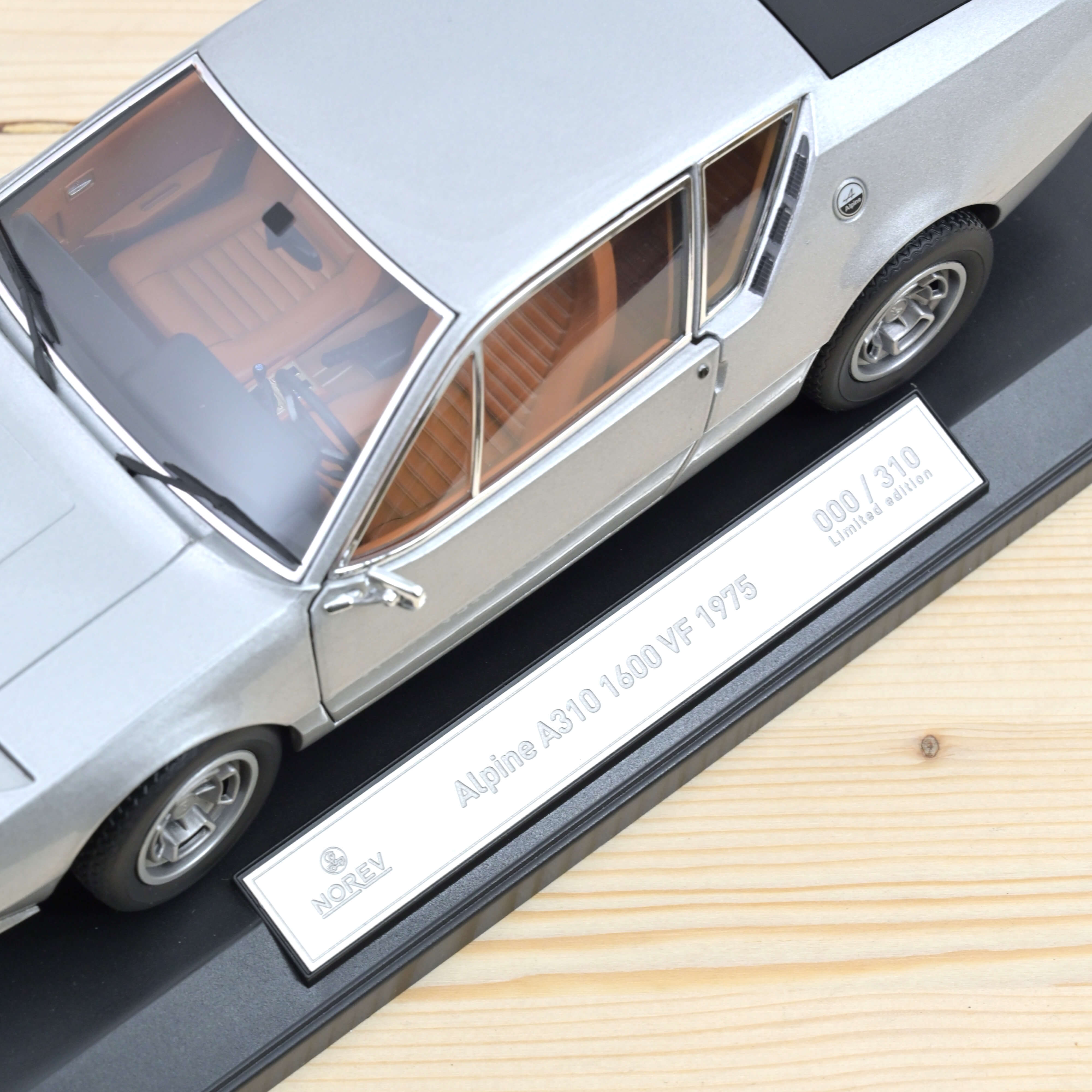 norev-alpine-a310-1600-vf-1975-modellino-1-18-argento-310-pz image 4