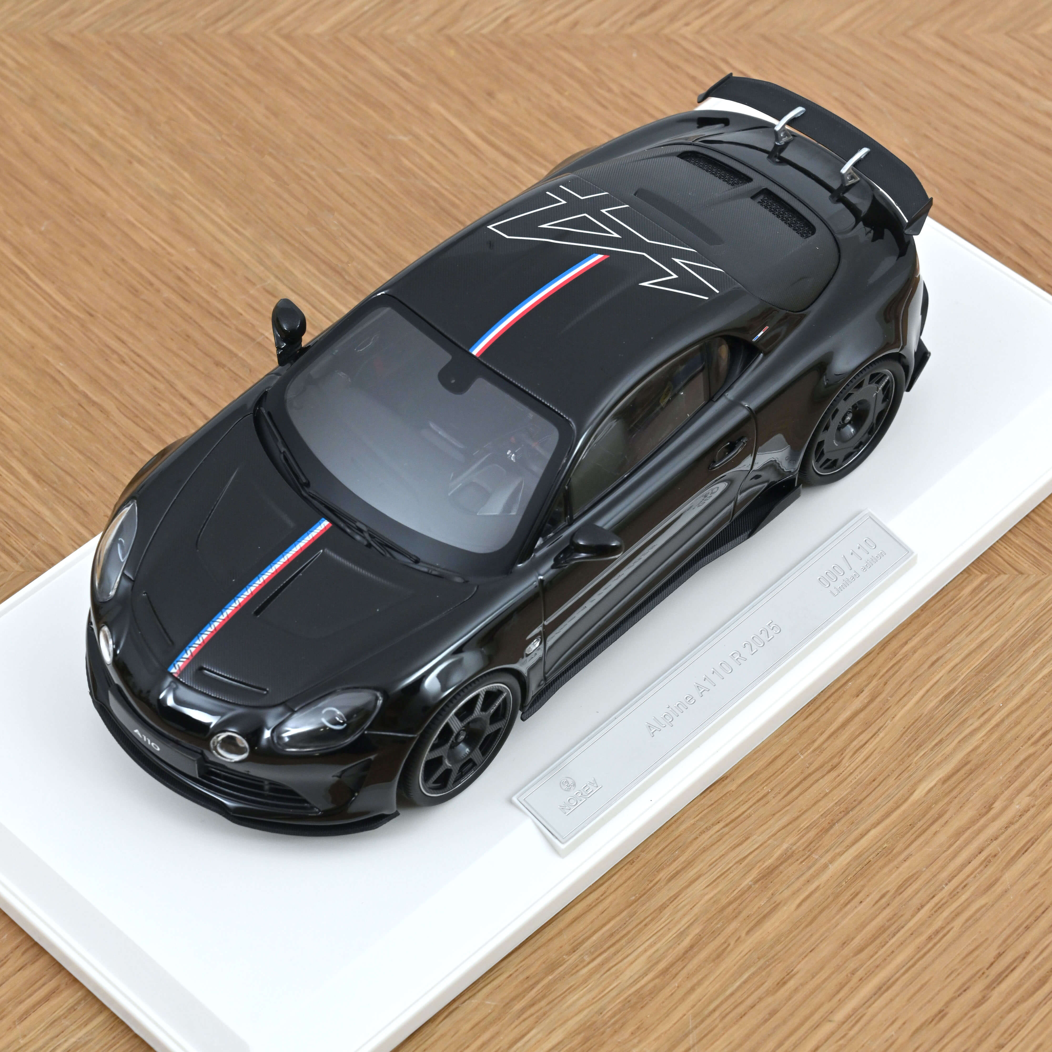 norev-alpine-a110-r-french-signature-2025-nero-profondo-1-18-110-pz image 6