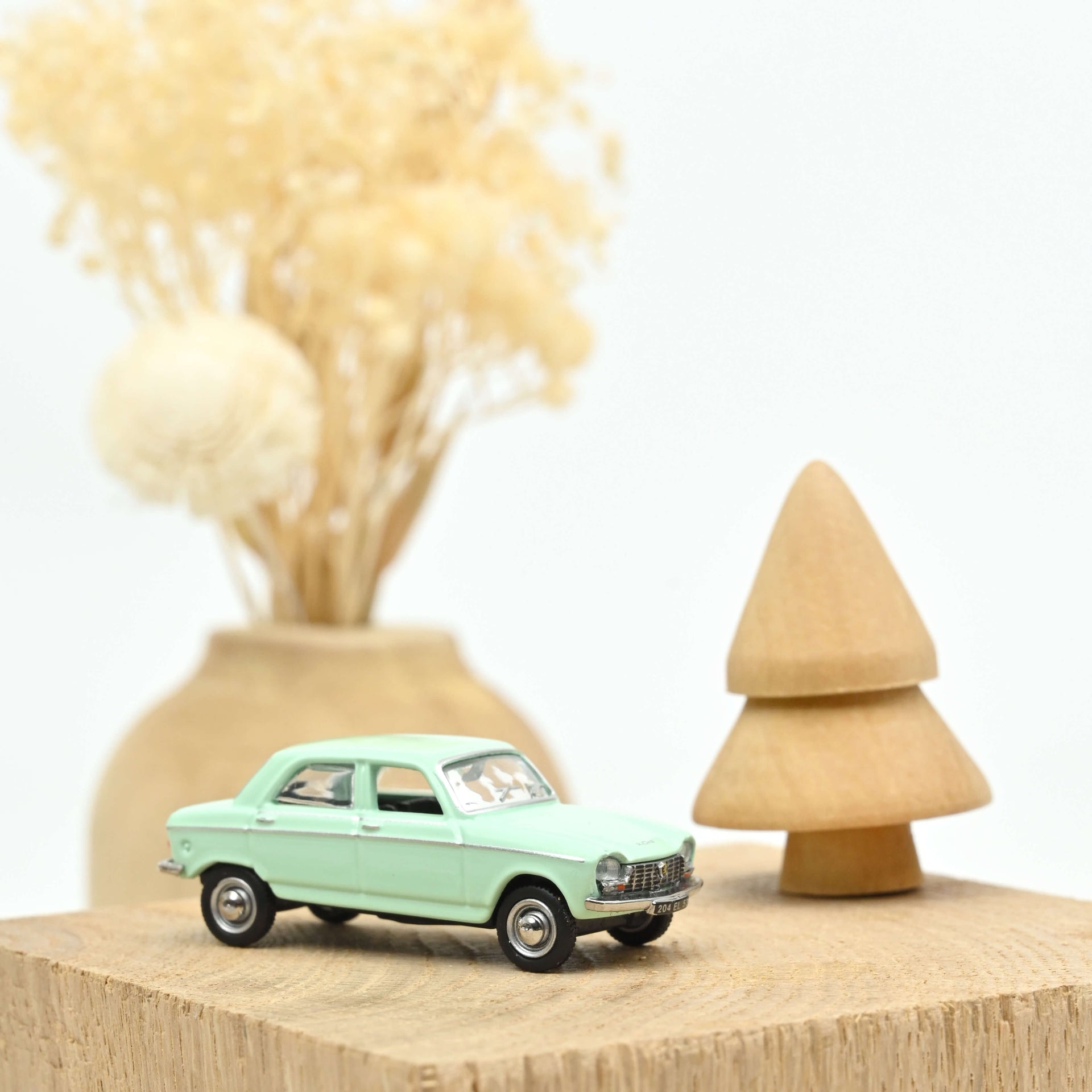norev-peugeot-204-1966-light-green-1-87-minijet image 1