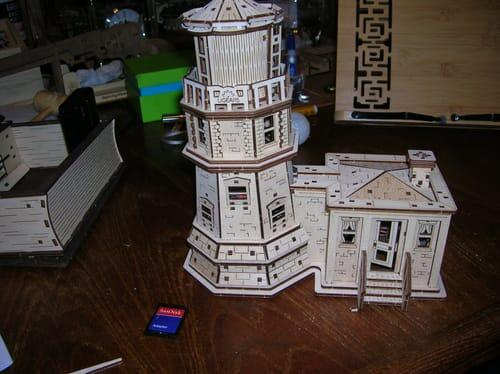 Faro stupendo acceso