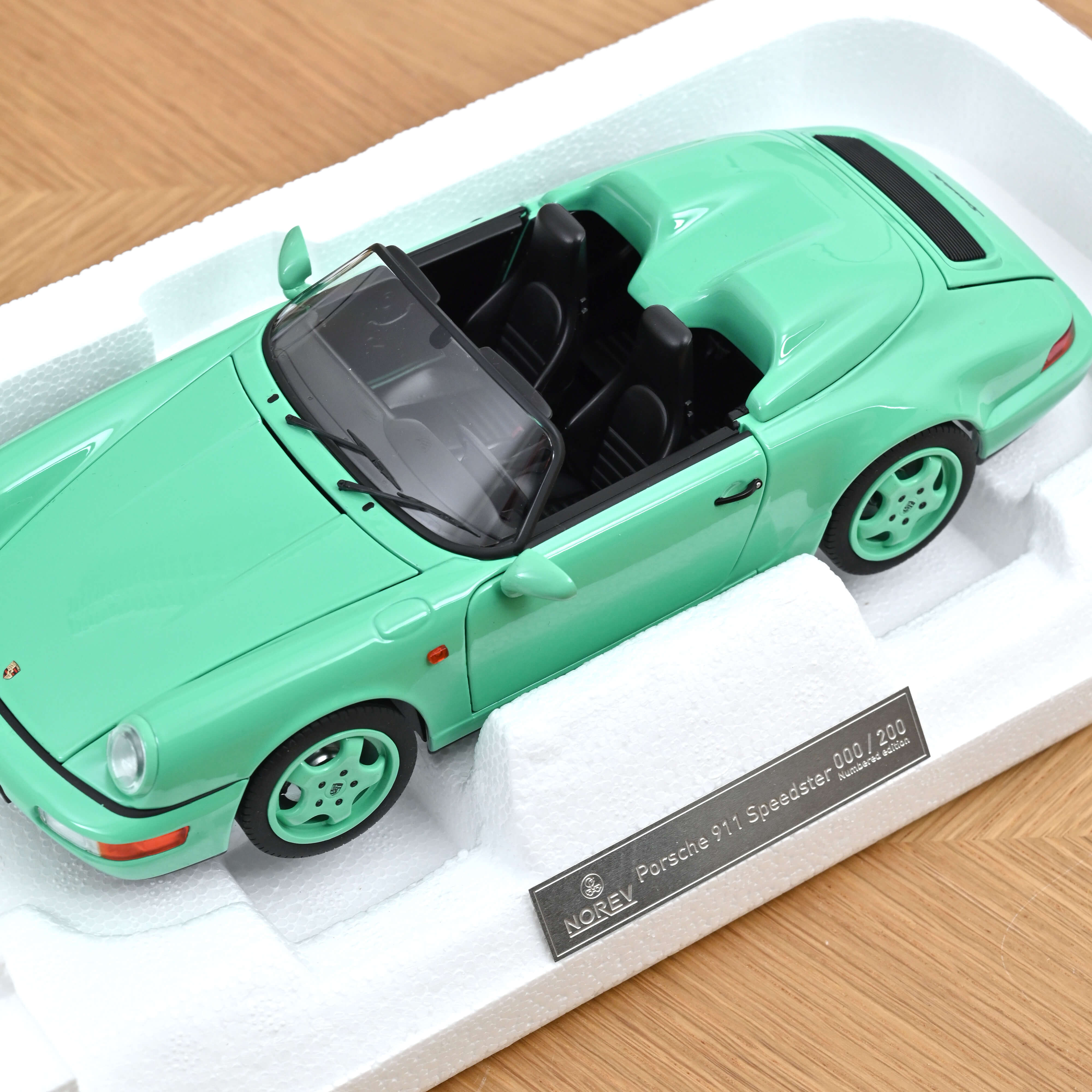 norev-porsche-911-speedster-964-1993-verde-menta-1-18-modellino-200-pz image 7