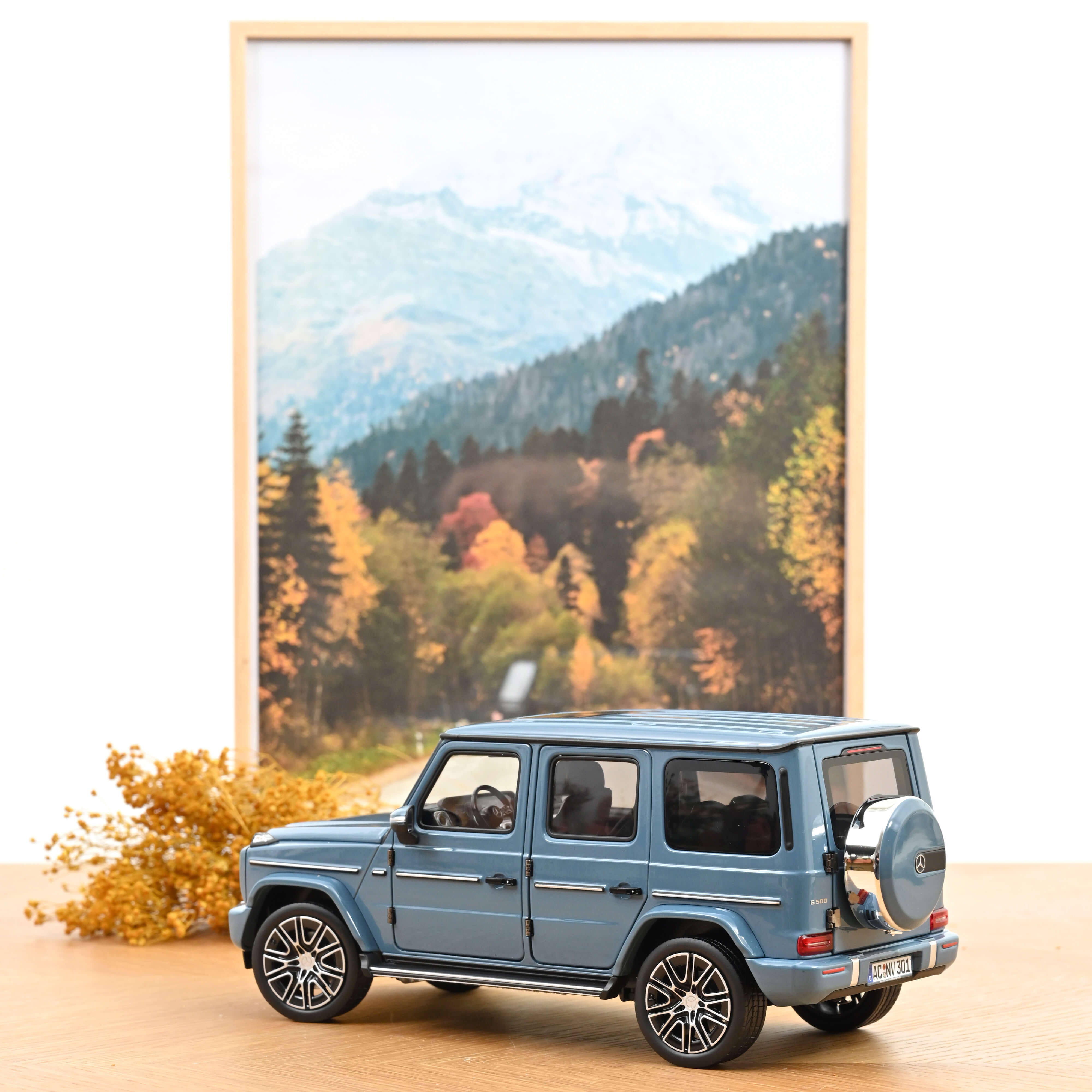 norev-mercedes-benz-classe-g-2024-blu-vintage-modellino-1-18 image 3