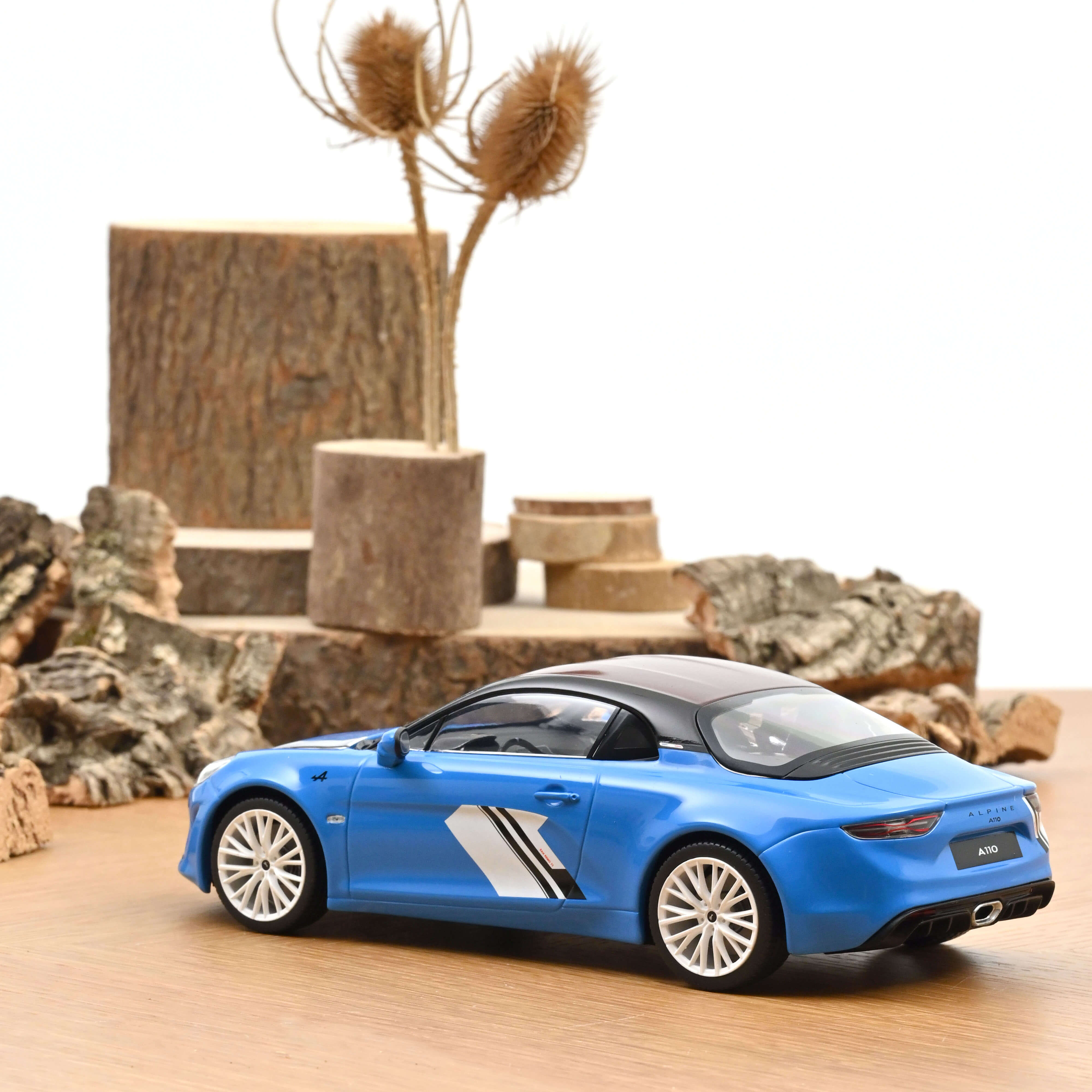 norev-alpine-a110-san-remo-73-2023-blu-caddy-1-18-150-pz image 2