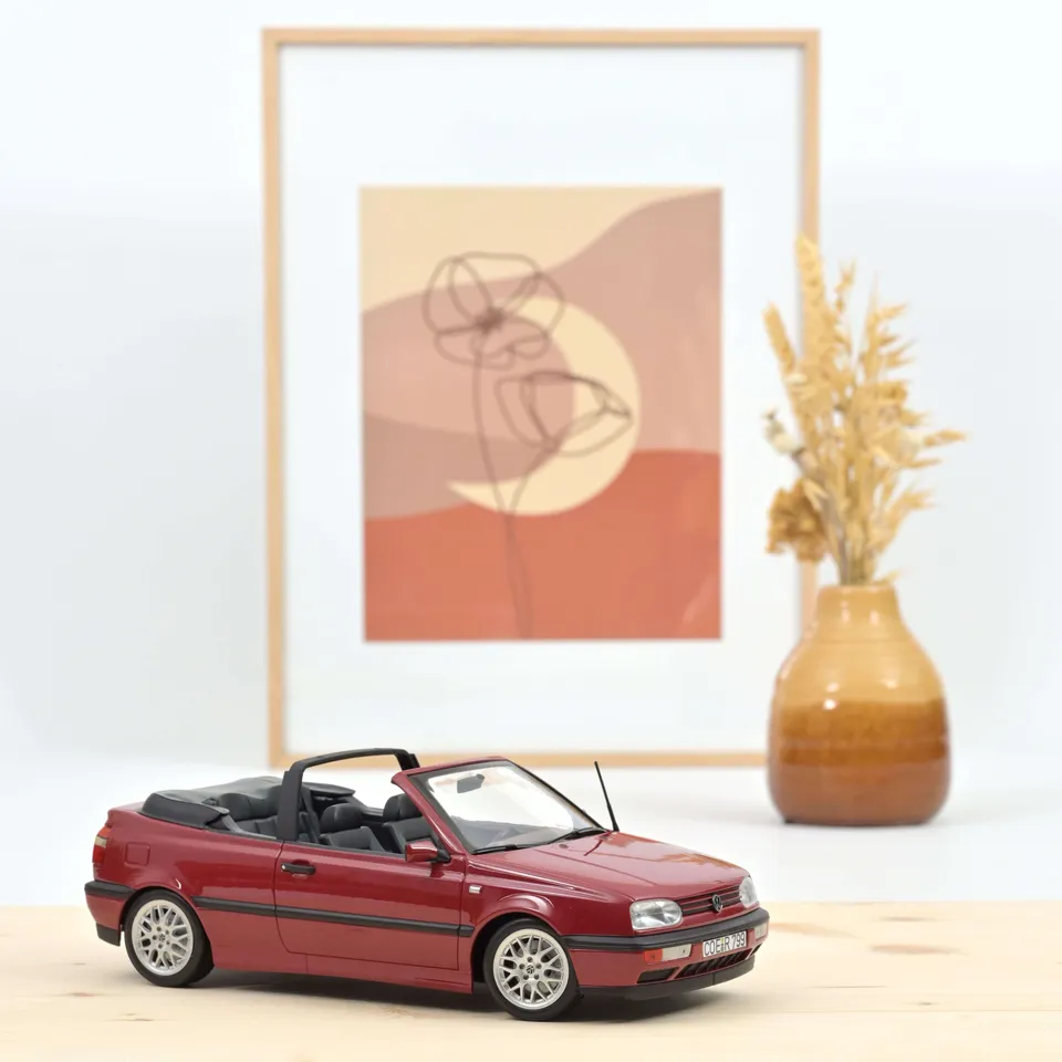 norev-vw-golf-iii-cabriolet-1995-modellino-auto-1-18-rosso-scuro-metallizzato-20 image 1